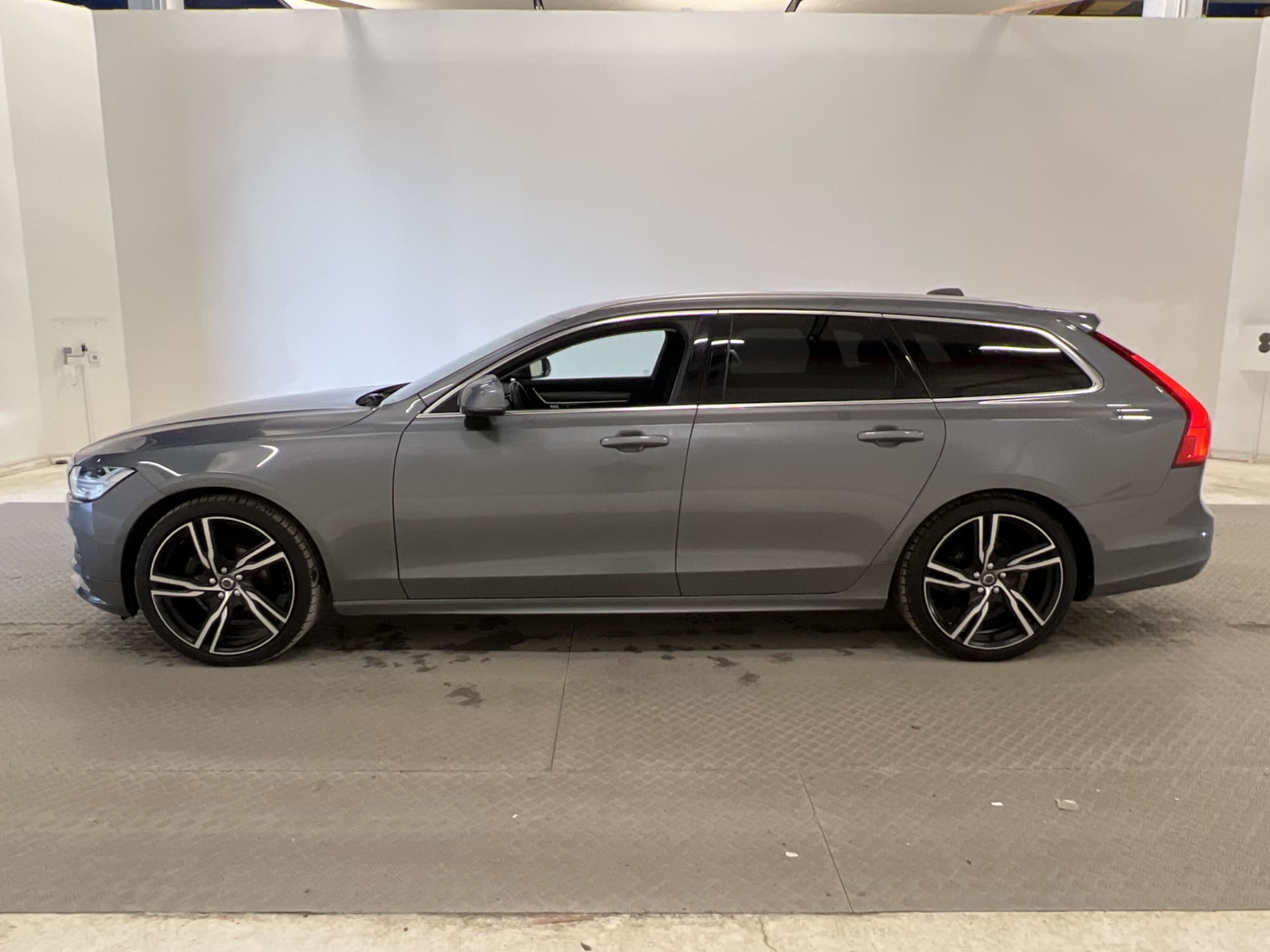 Volvo V90 D4 AWD 190hk