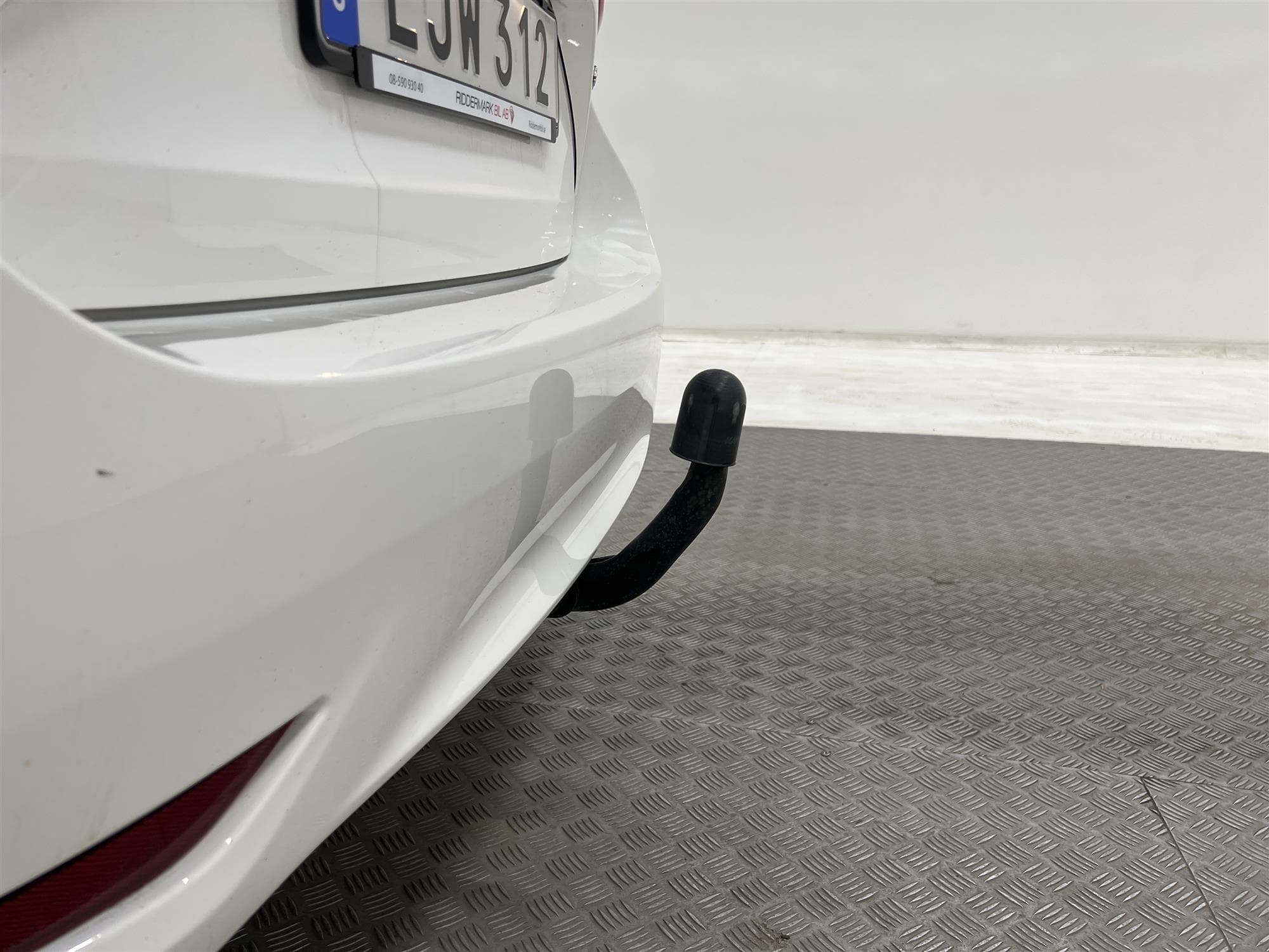 Toyota Avensis Kombi 1.8 147hk Navi B-Kam Drag Låg Skatt