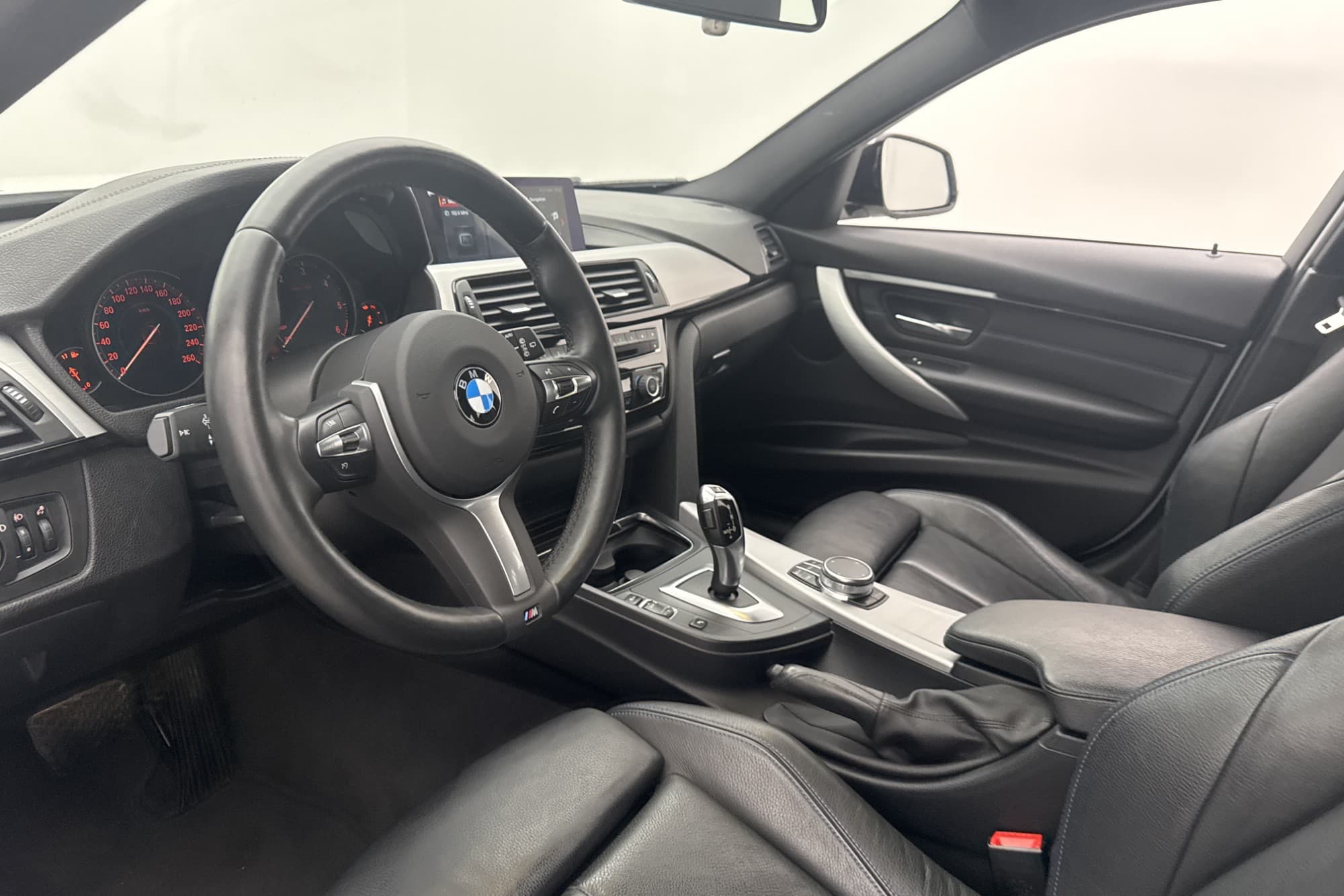 BMW 320 d xDrive 190hk M Sport Cockpit Navi Skinn Sensorer