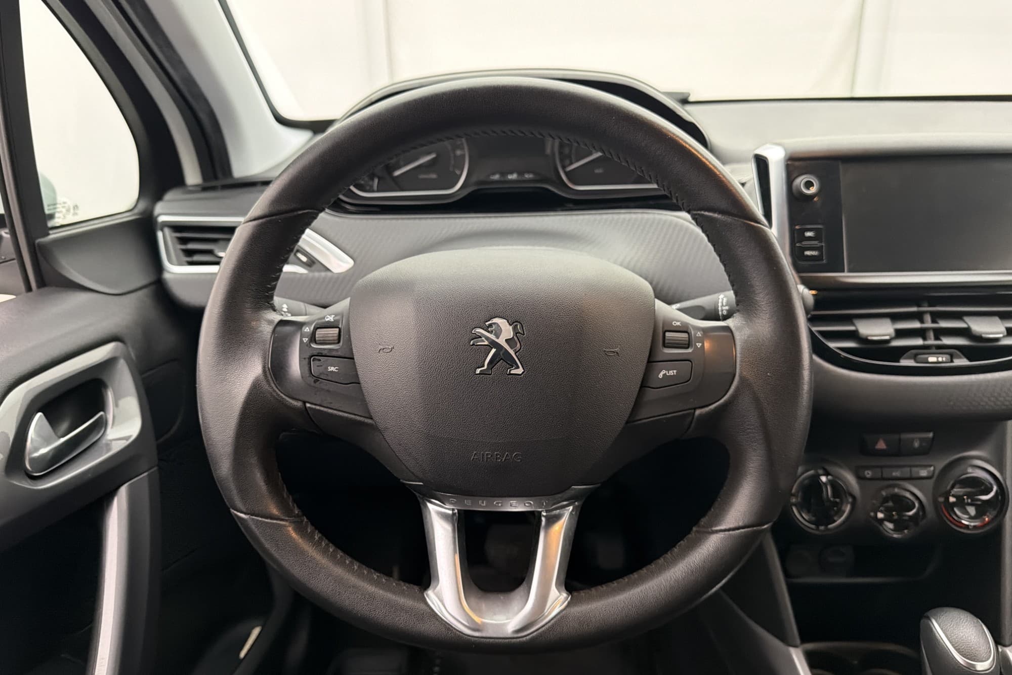 Peugeot 2008 1.2 e-THP 110hk Active Farthållare Bluetooth