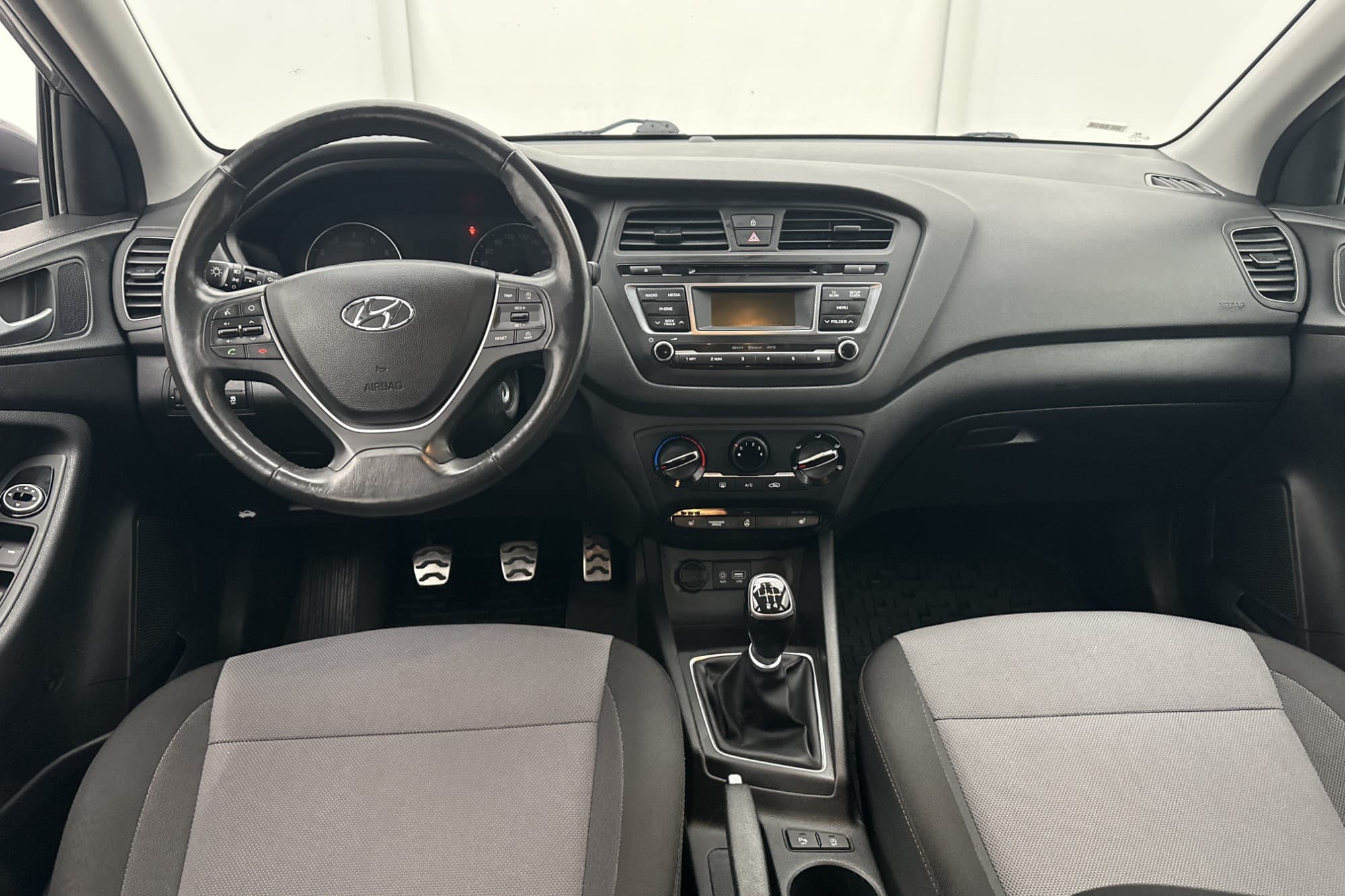 Hyundai i20 Active 1.0 T-GDI 100hk Rattvärme P-Sensorer