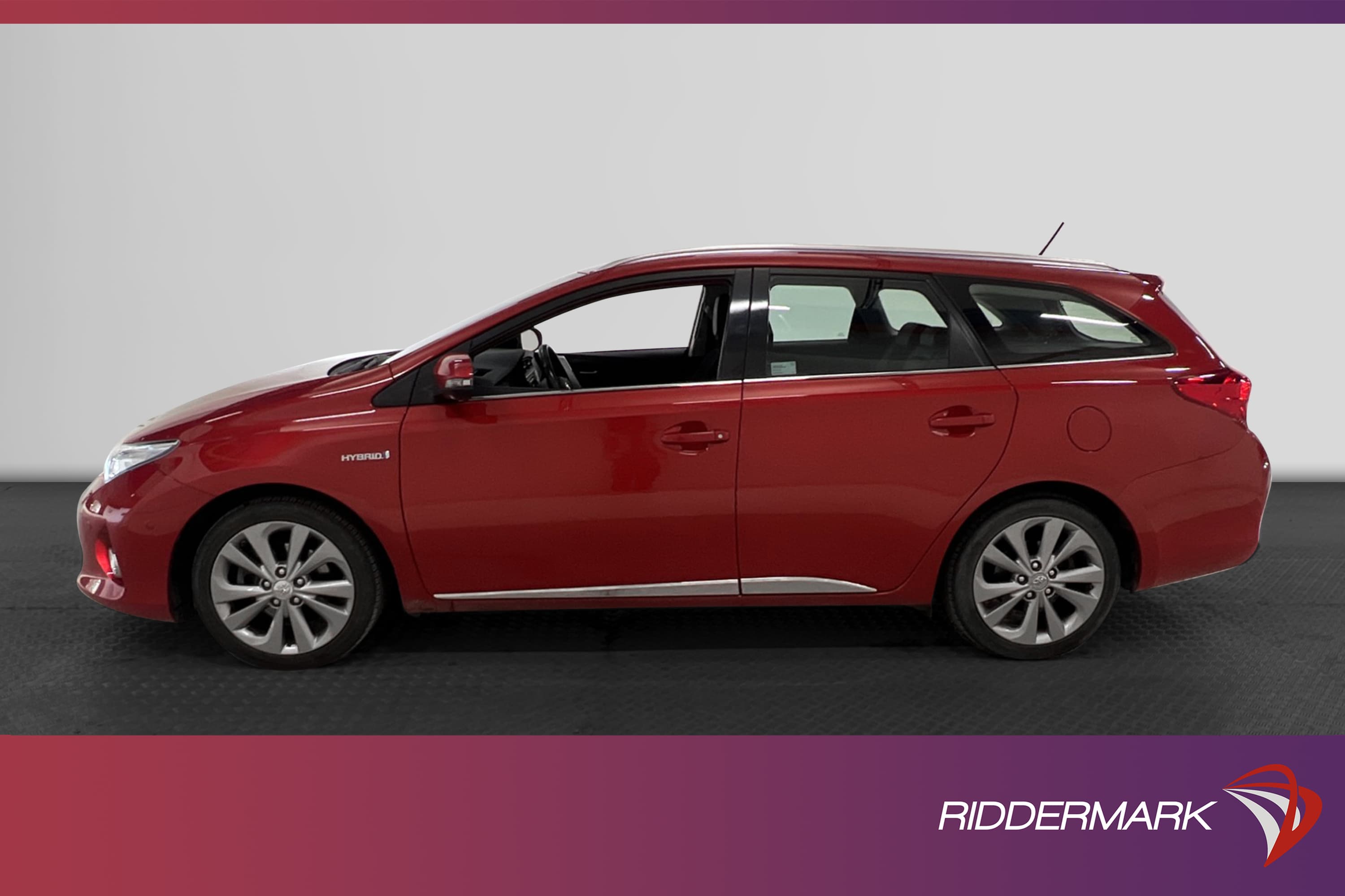 Toyota Auris TS Hybrid e-CVT 136hk