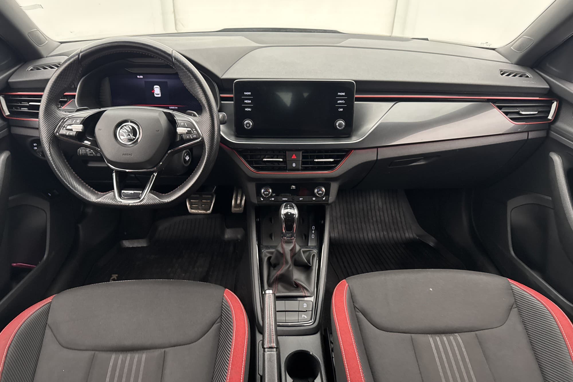 Skoda Kamiq TSI 110hk Monte Carlo Pano Cockpit Drag Kamera