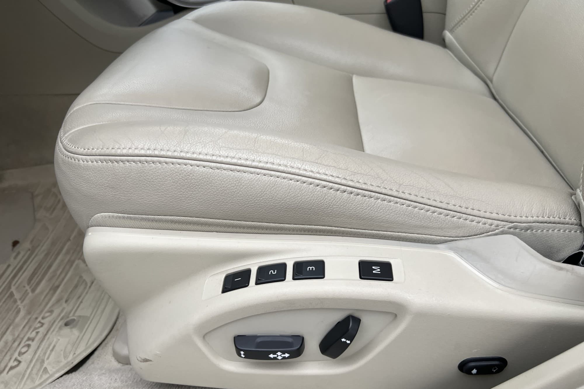 Volvo S60 D3 150hk Summum VOC Värmare Navi Skinn Elstol