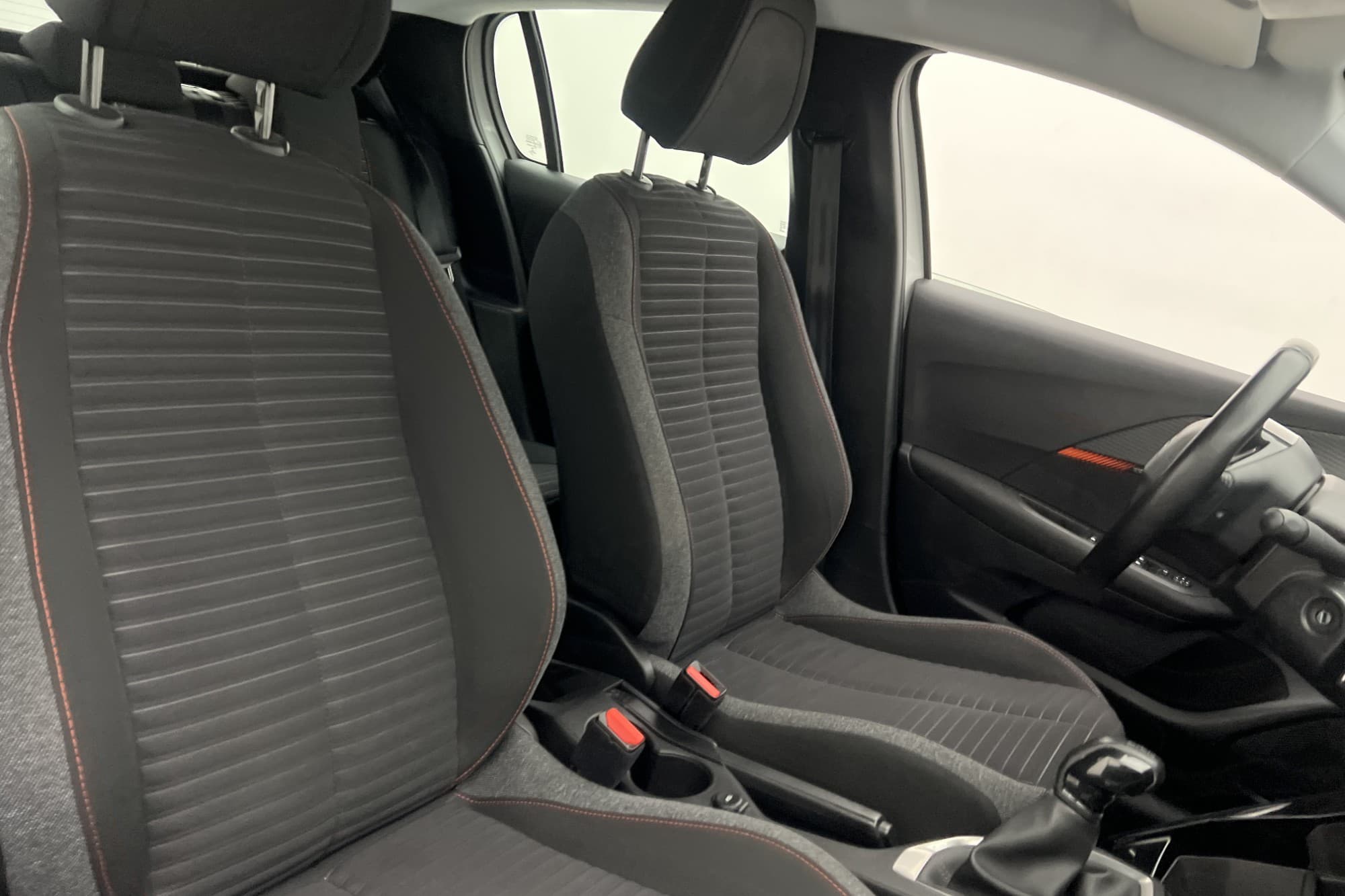 Peugeot 208 1.2 PureTech 75hk Active P-sensorer CarPlay