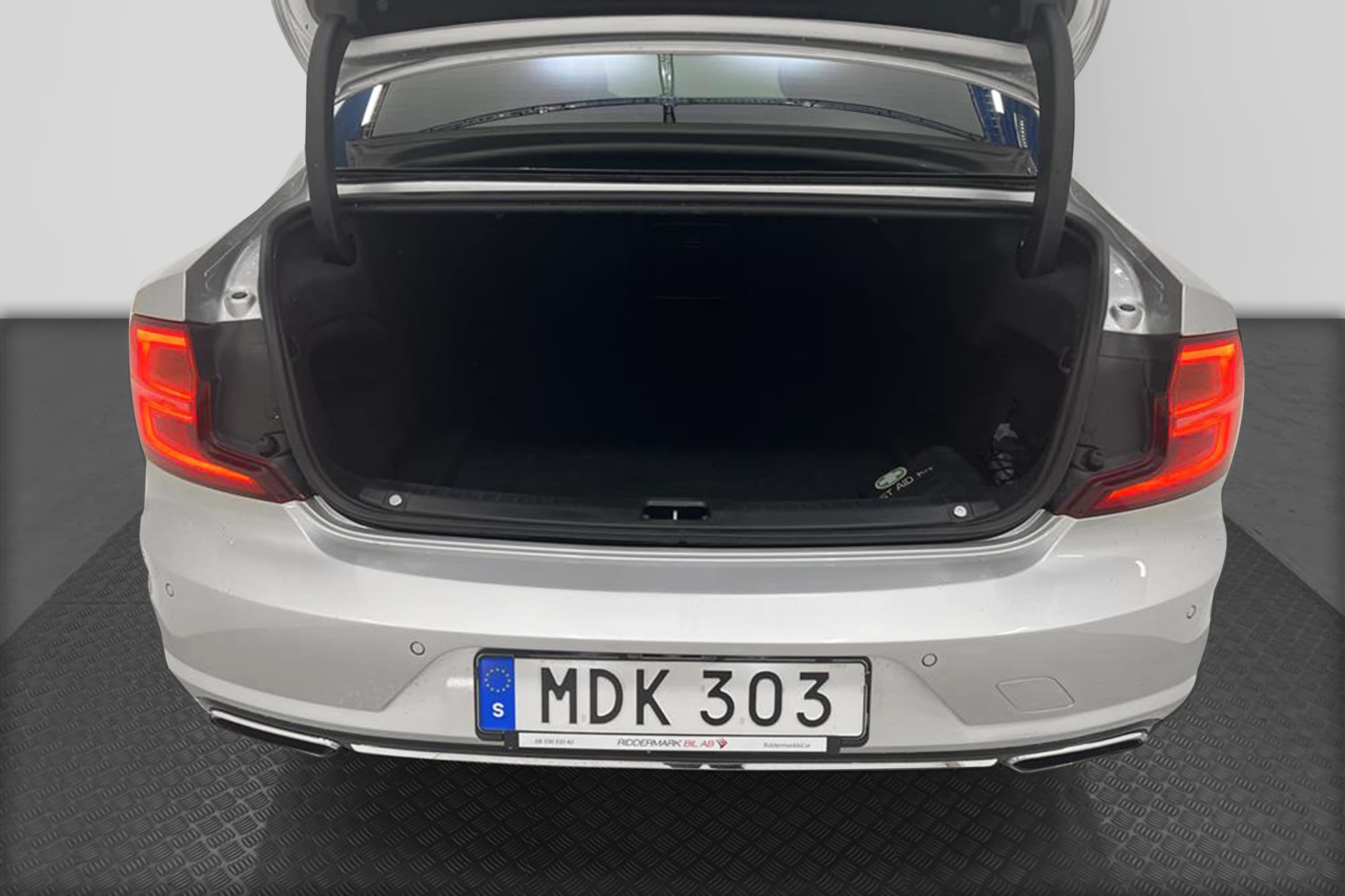 Volvo S90 D4 AWD Inscription D-Värm VOC T-Lucka Skinn B-Kaminteriör