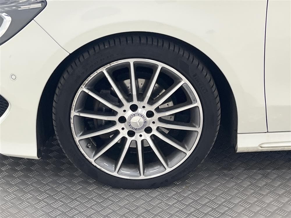 Mercedes-Benz CLA 200d AMG Navi Skinn/Alcantara 0,39l/milinteriör