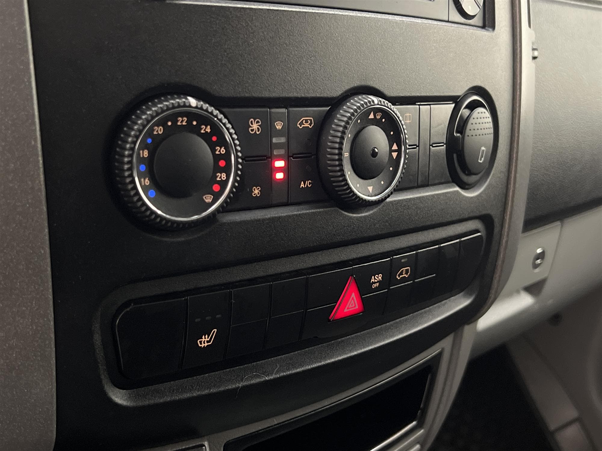Mercedes-Benz Sprinter 316 Automat Bakgavel Värmare  interiör