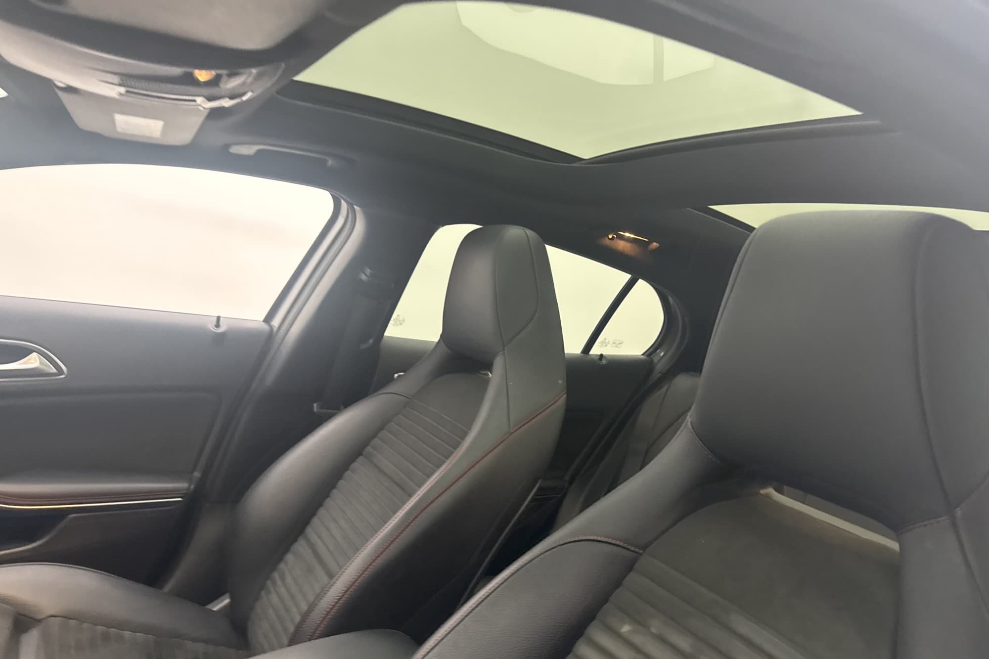 Mercedes-Benz GLA 250 4M 211hk AMG Night Pano GPS B-kam Drag