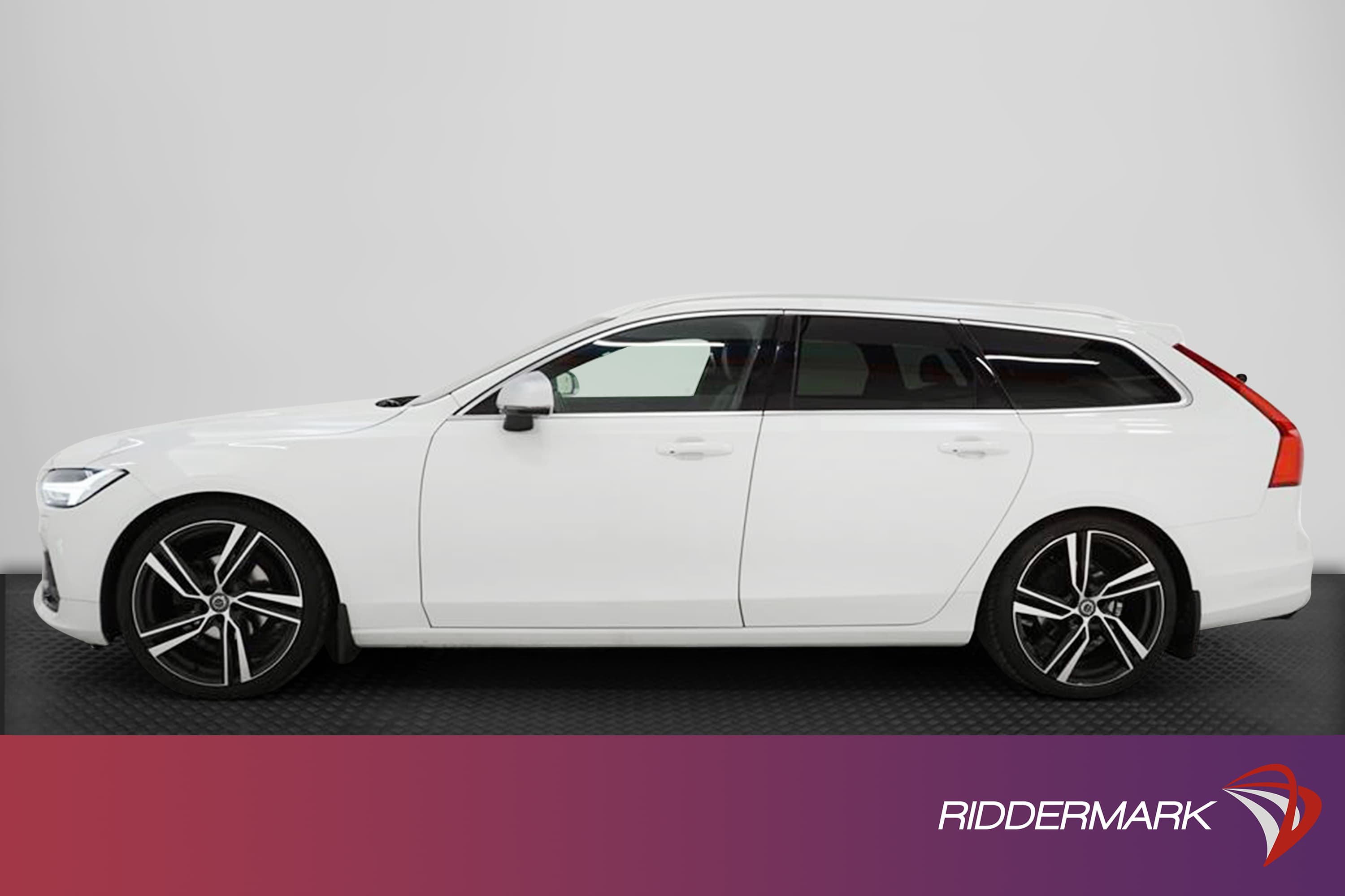 Volvo V90 D3 AWD 150hk R-Design VOC Värmare GPS PDC 0,5l/milexteriör