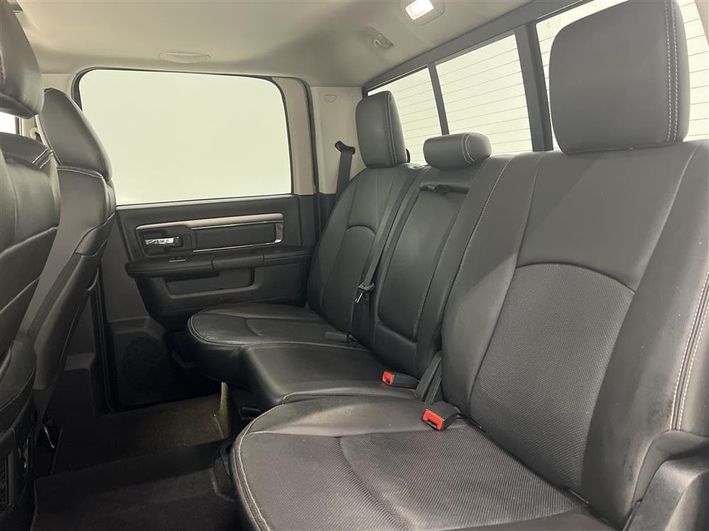 Dodge Ram Sport 5.7 4WD 401hk Taklucka Navi Dragkrok interiör