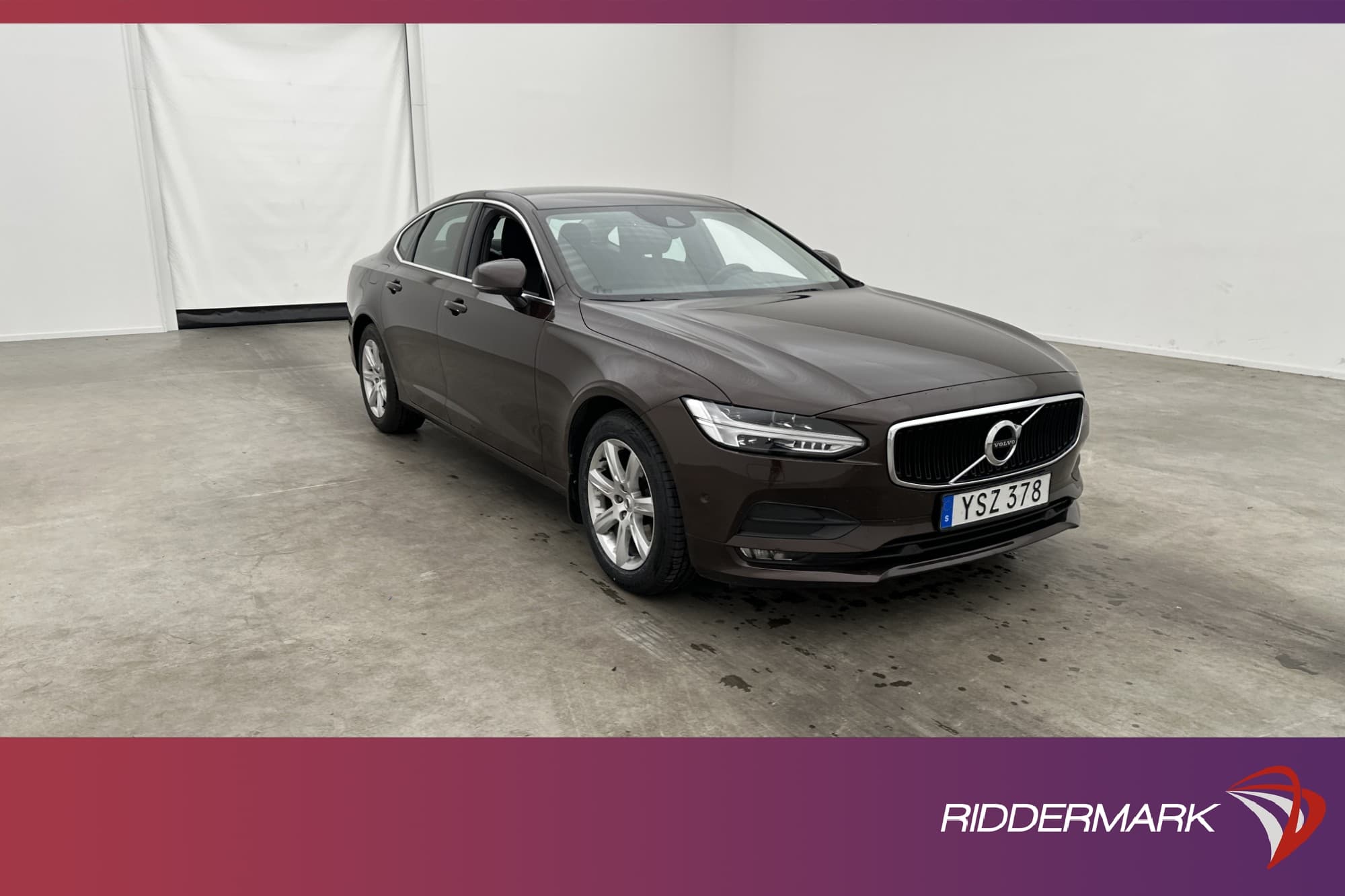 Volvo S90 D4