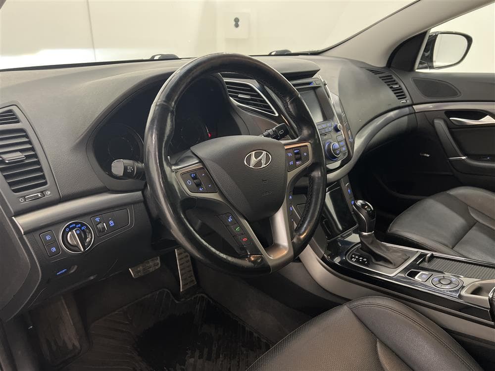 Hyundai i40 1.7 D Kombi 141hk D-värm Pano Skinn CarPlayinteriör