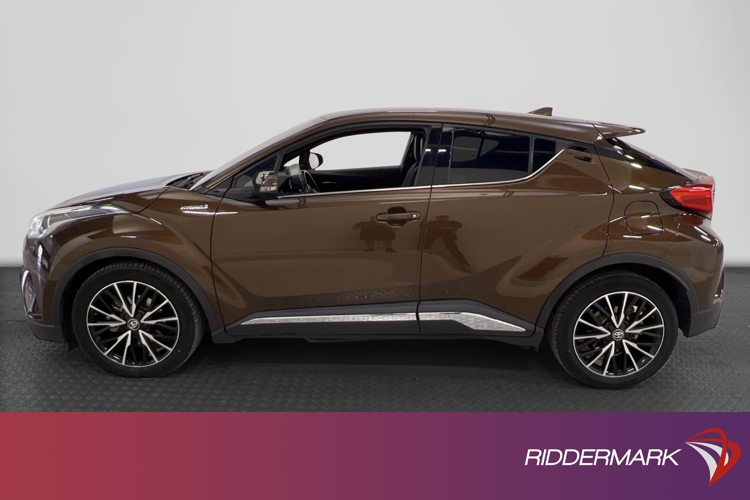 Toyota C-HR Hybrid CVT 122hk JBL B-Kam