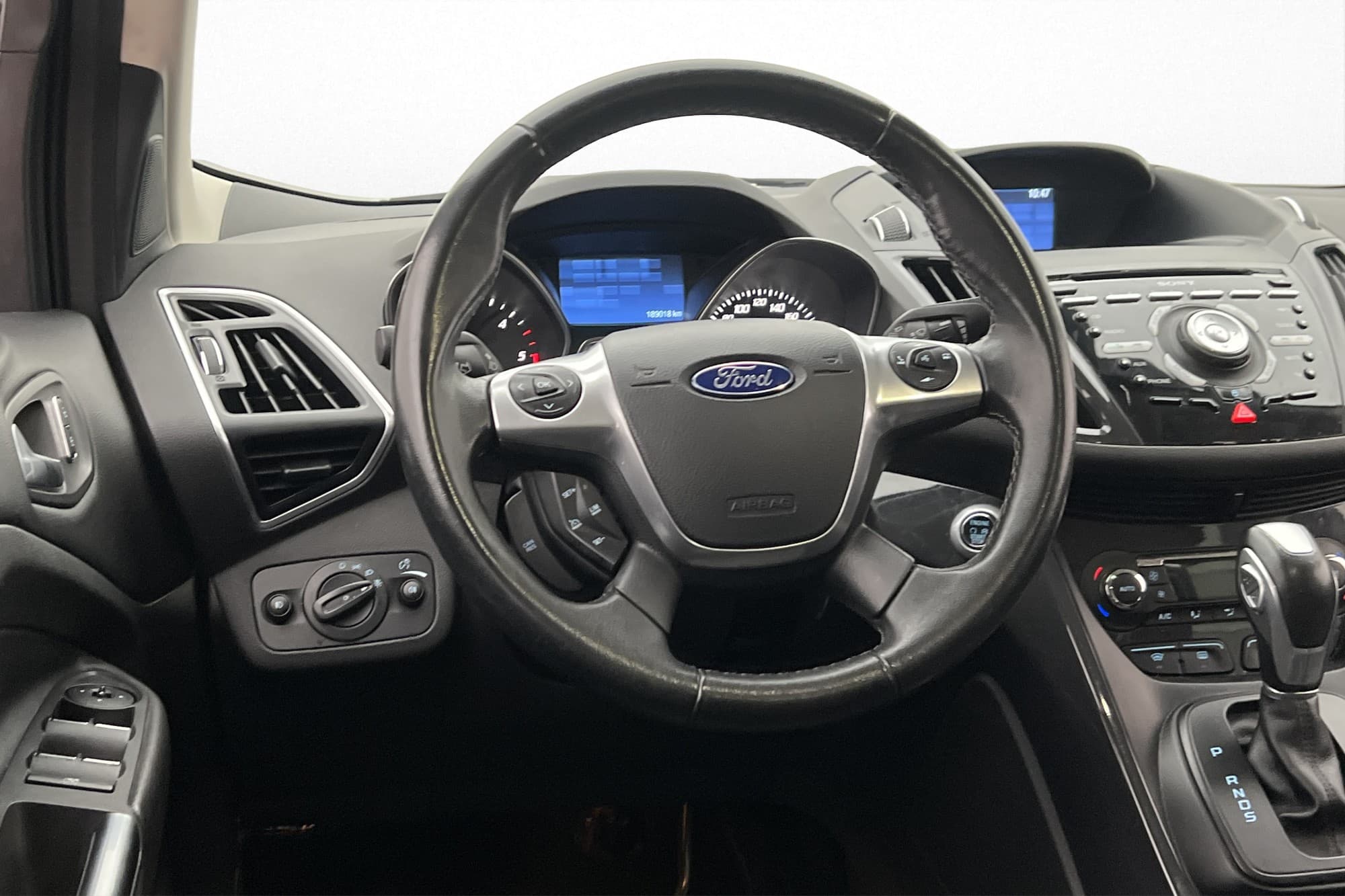 Ford Kuga AWD 163hk Titanium X P-Sensorer Halvskinn Dragkrok