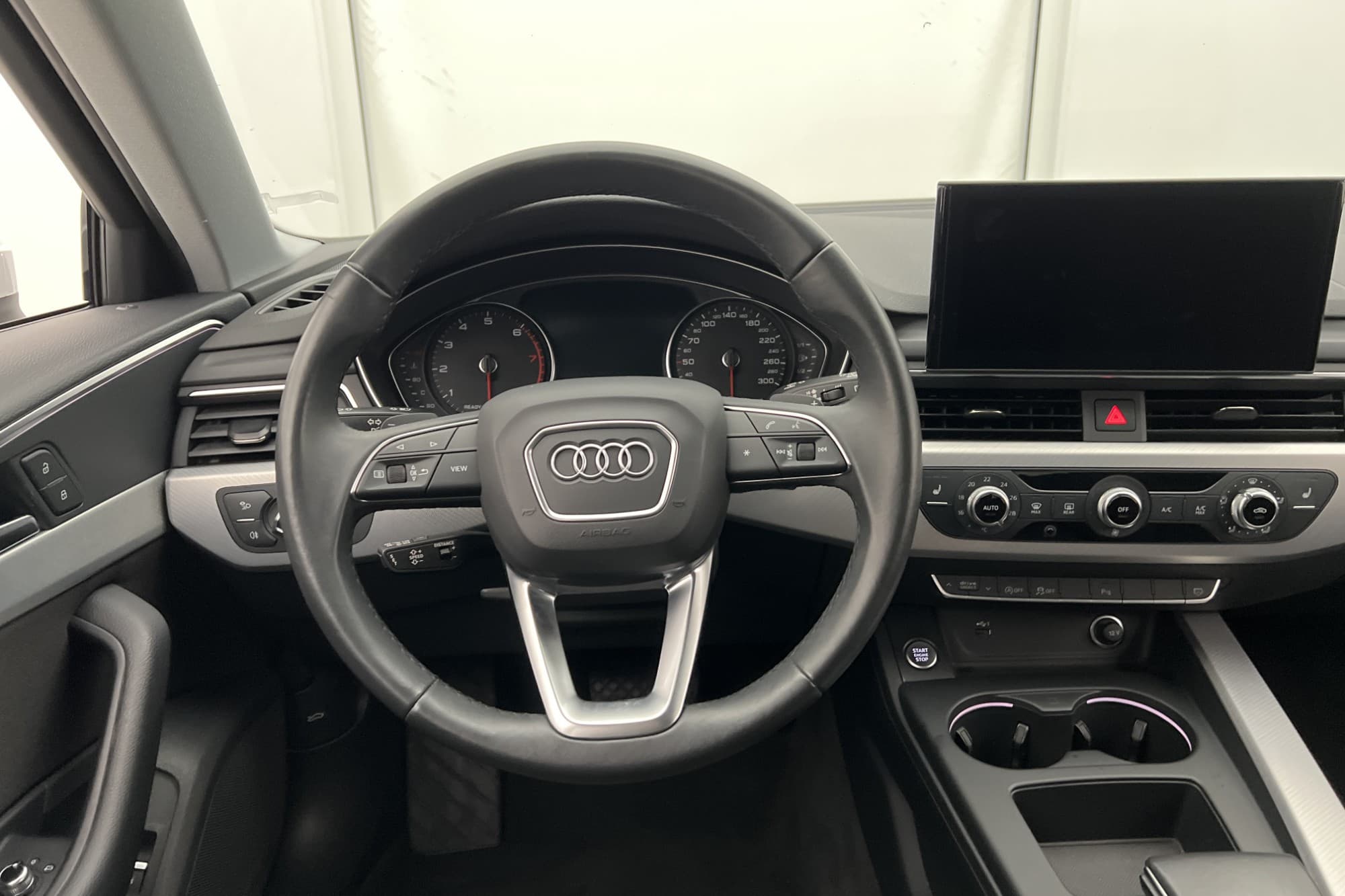 Audi A4 40 TFSI Q Proline P-Värmare Ambient Dragkrok MOMS