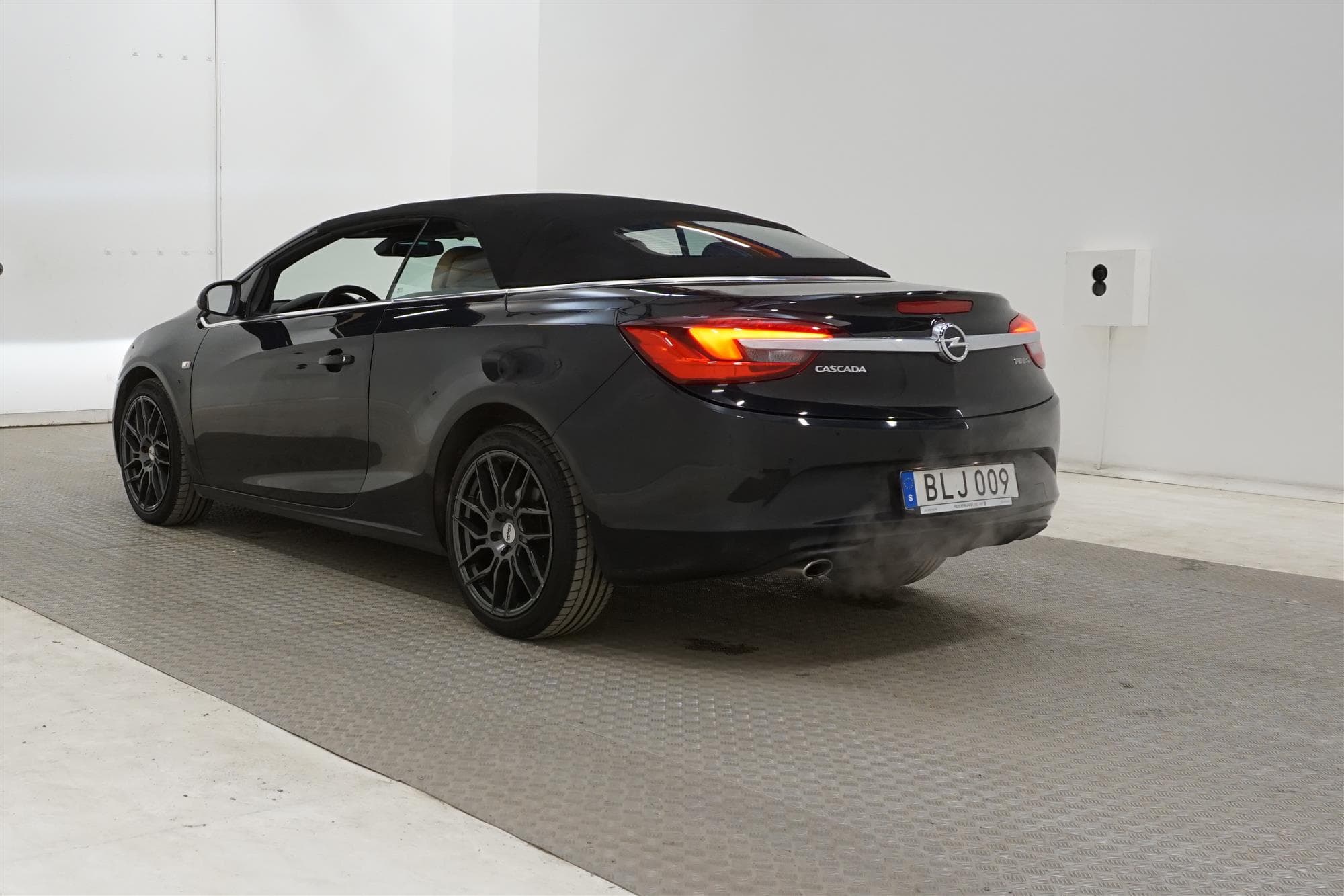 Opel Cascada Cabriolet 170hk Skinn P-sensorer Navi Nyservadexteriör