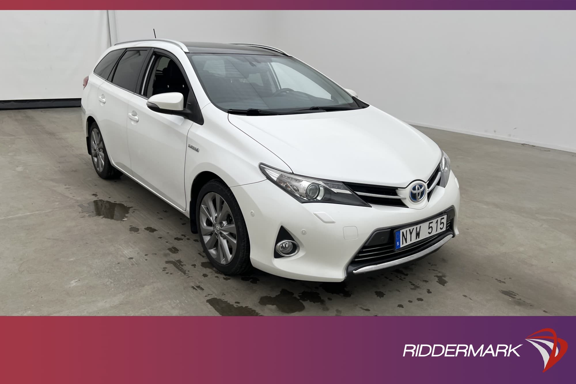 Toyota Auris Touring Sports Hybrid 136hk