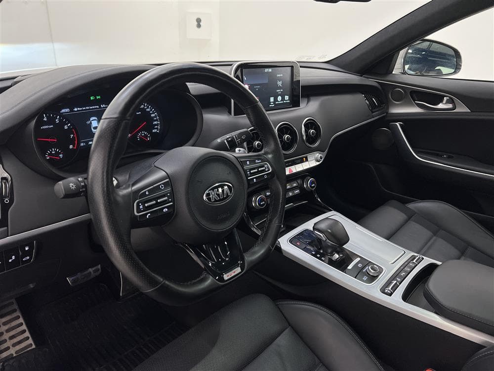 Kia Stinger AWD 370hk HUD 360° T-Lucka Navi Adaptiv interiör