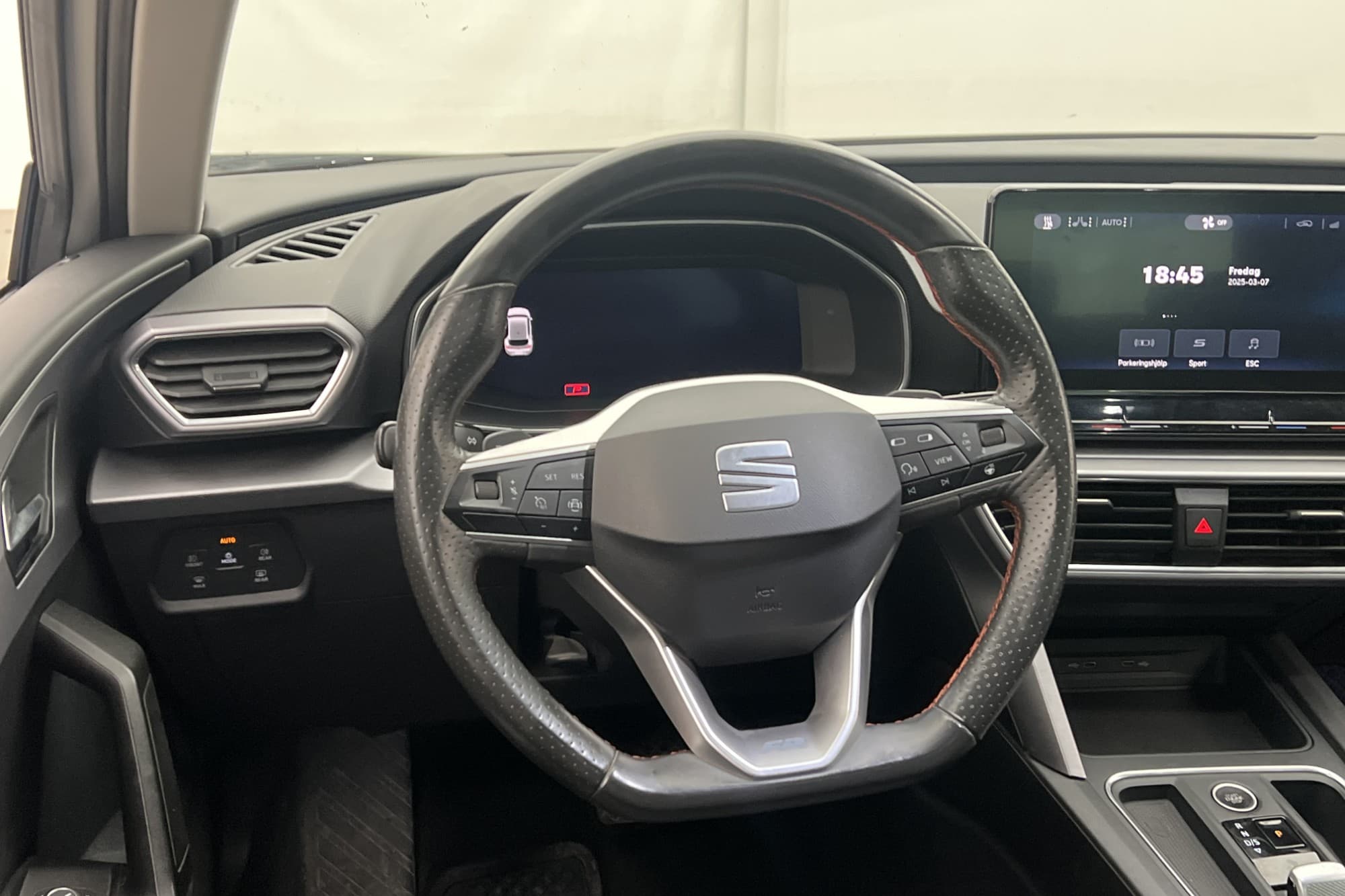 SEAT Leon e-Hybrid 204hk FR Cockpit Kamera Rattvärme MOMS