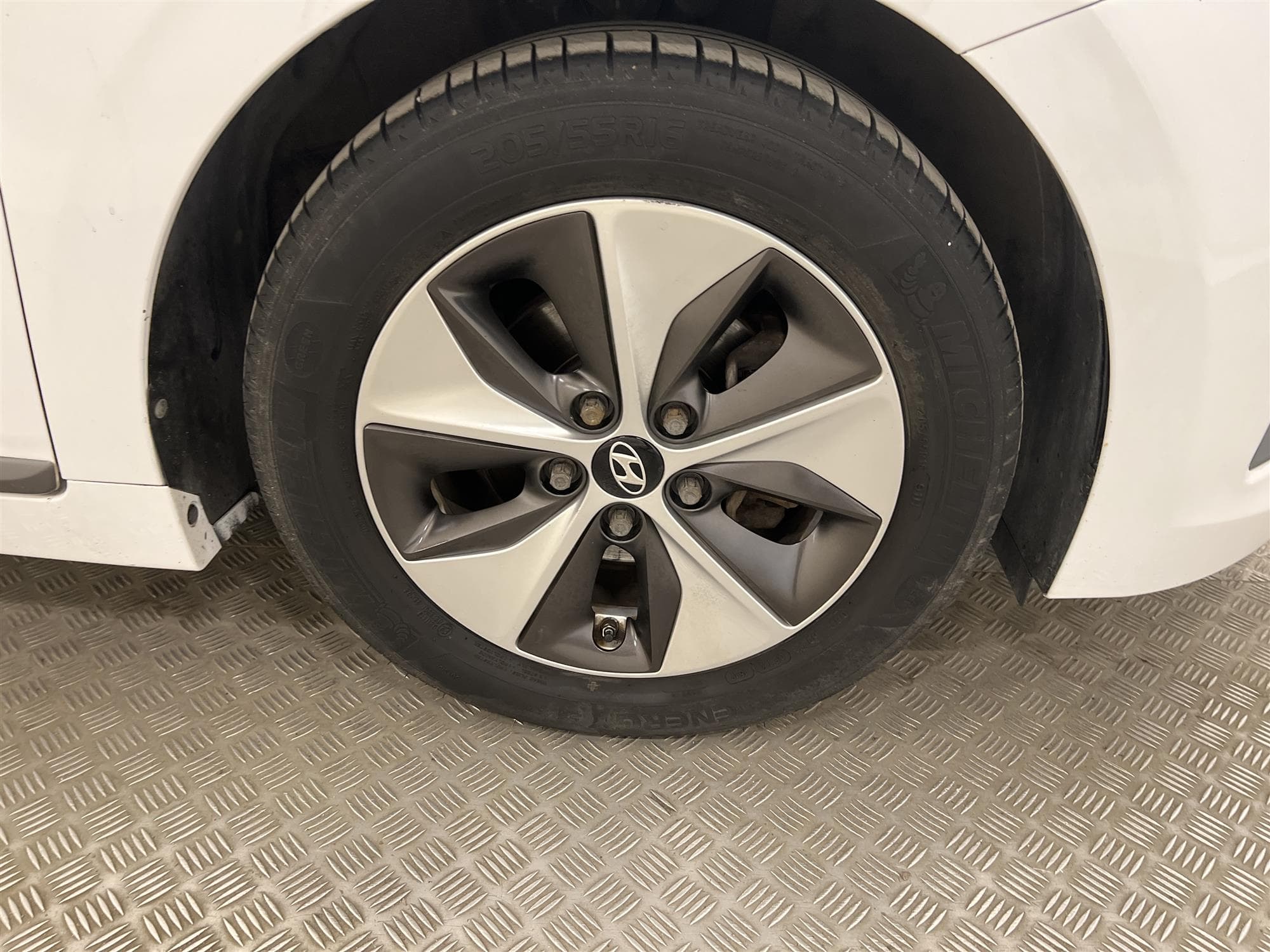 Hyundai Ioniq Hybrid 1.6 141hk B-Kamera Adaptiv 360kr Skatt