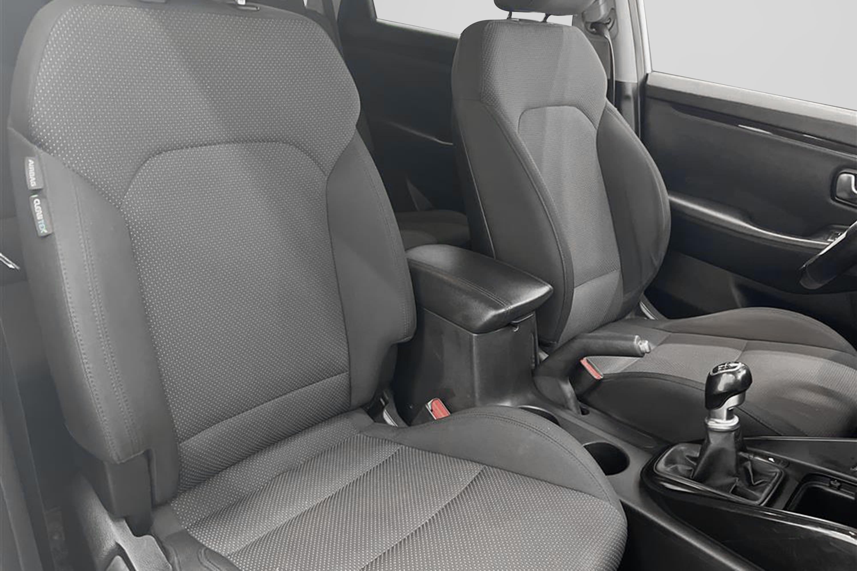 Kia Carens 115hk Motorvärmare 7-sits Välservad PDC 0,45l/milinteriör