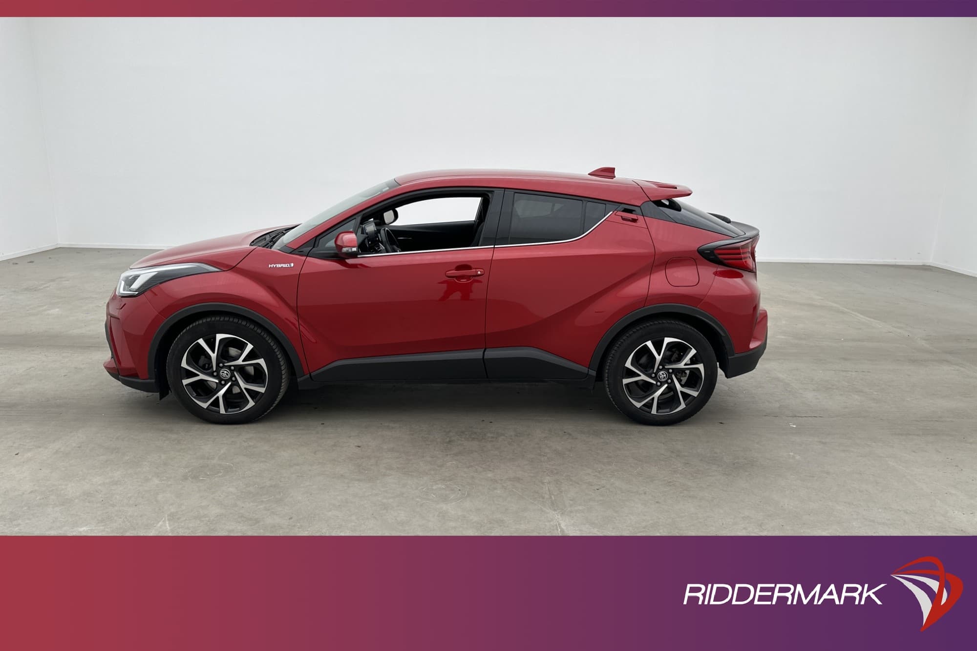 Toyota C-HR Hybrid CVT 122hk