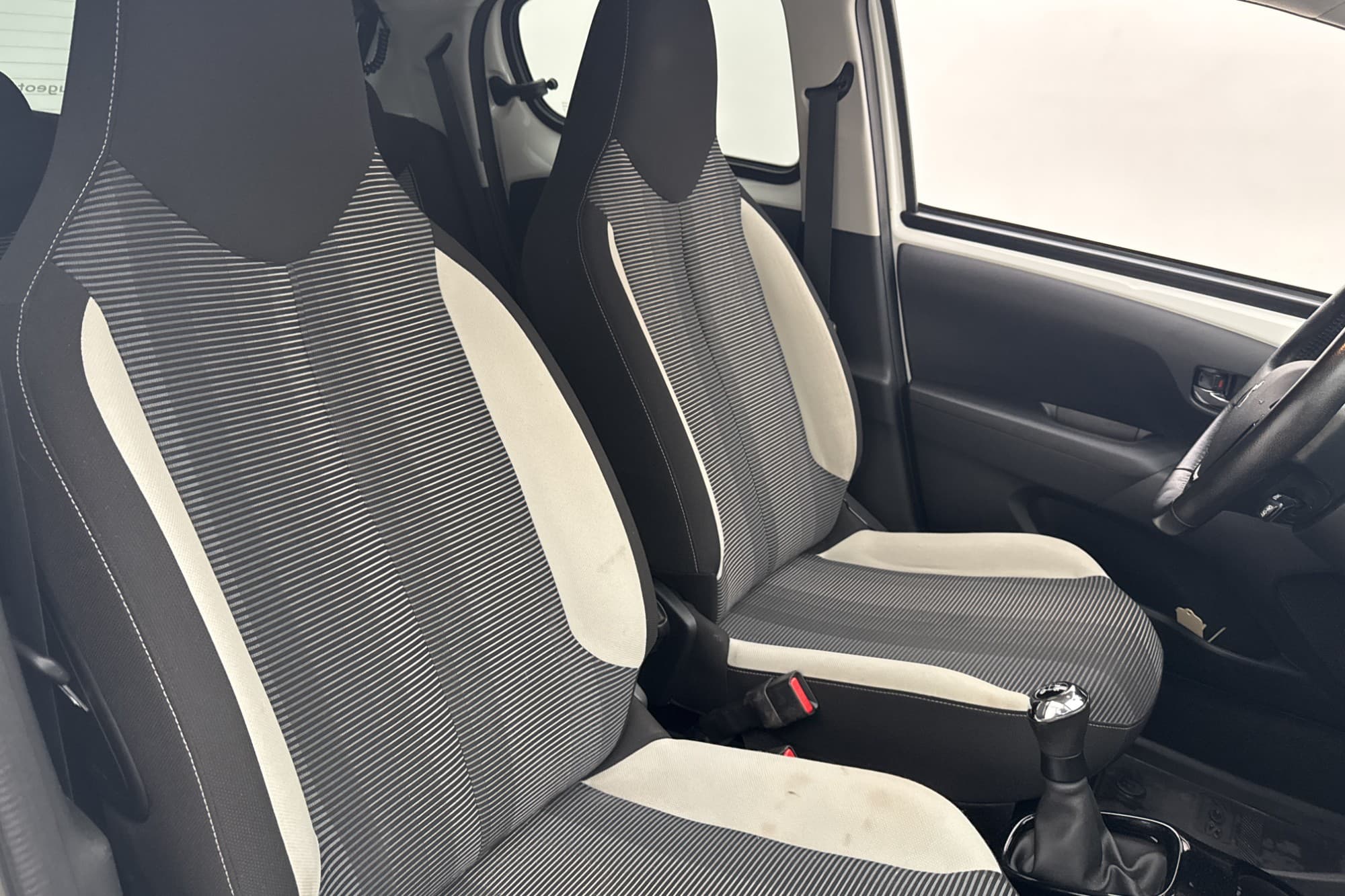 Peugeot 108 TOP! 69hk Allure Öppningsbart-tak Farthållare