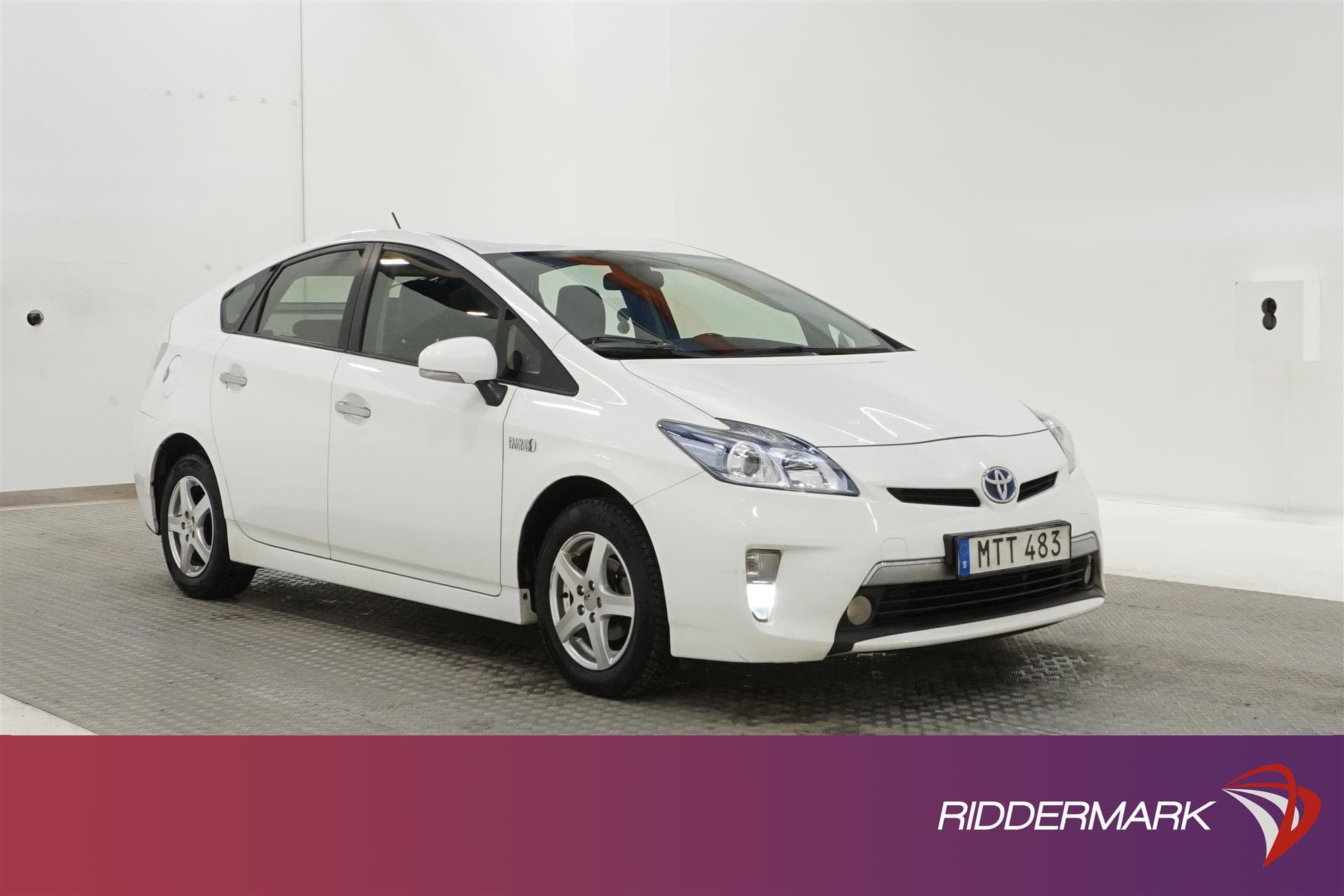 Toyota Prius Plug-in 136hk