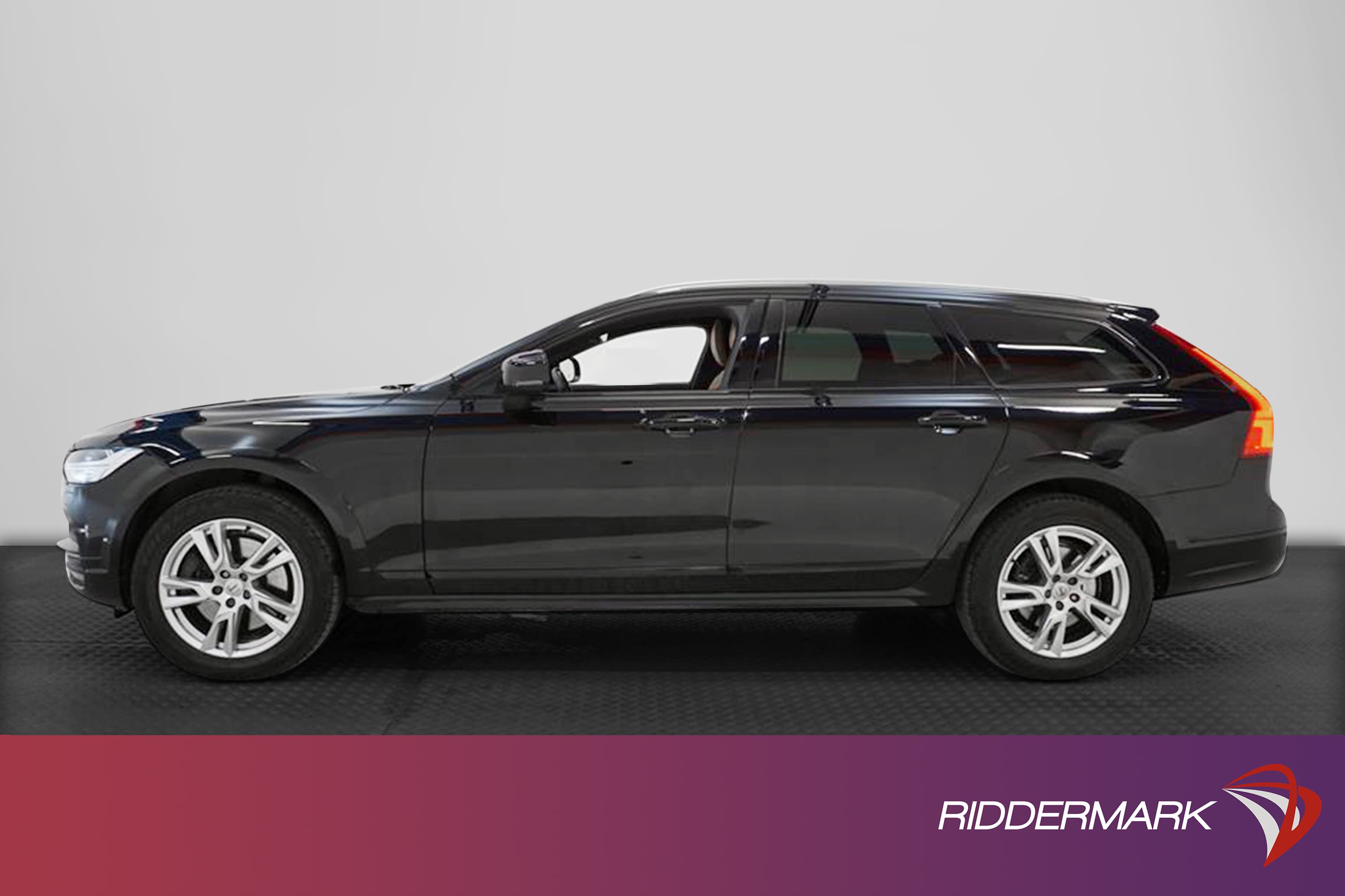 Volvo V90 D4 Cross Country AWD