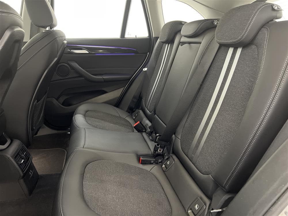 BMW X1 xDrive20d 190hk Sport Line Moms HUD HiFi Navi Draginteriör
