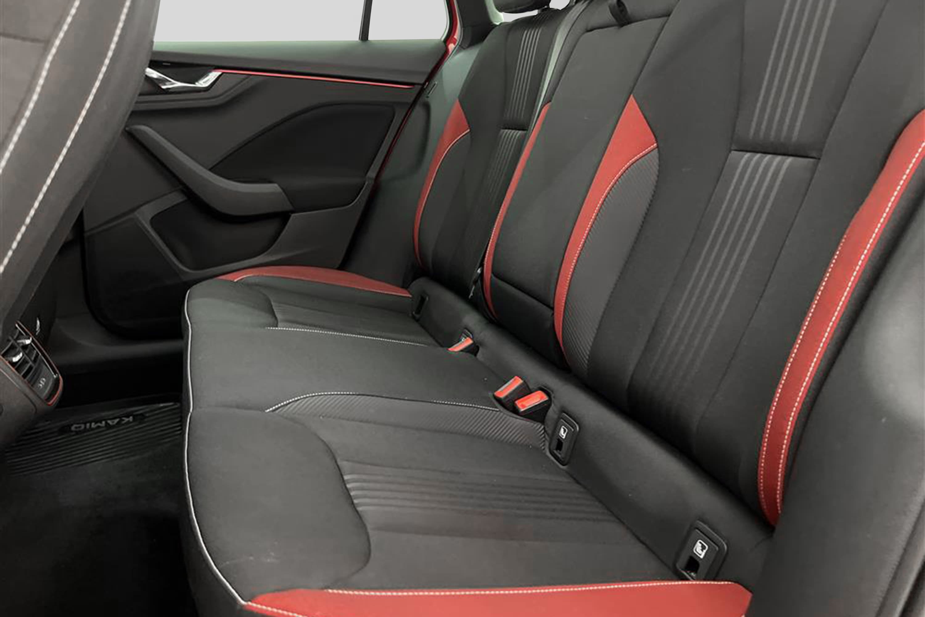 Skoda Kamiq 1.5 TSI 150hk Monte Carlo Pano Navi Cockpitinteriör