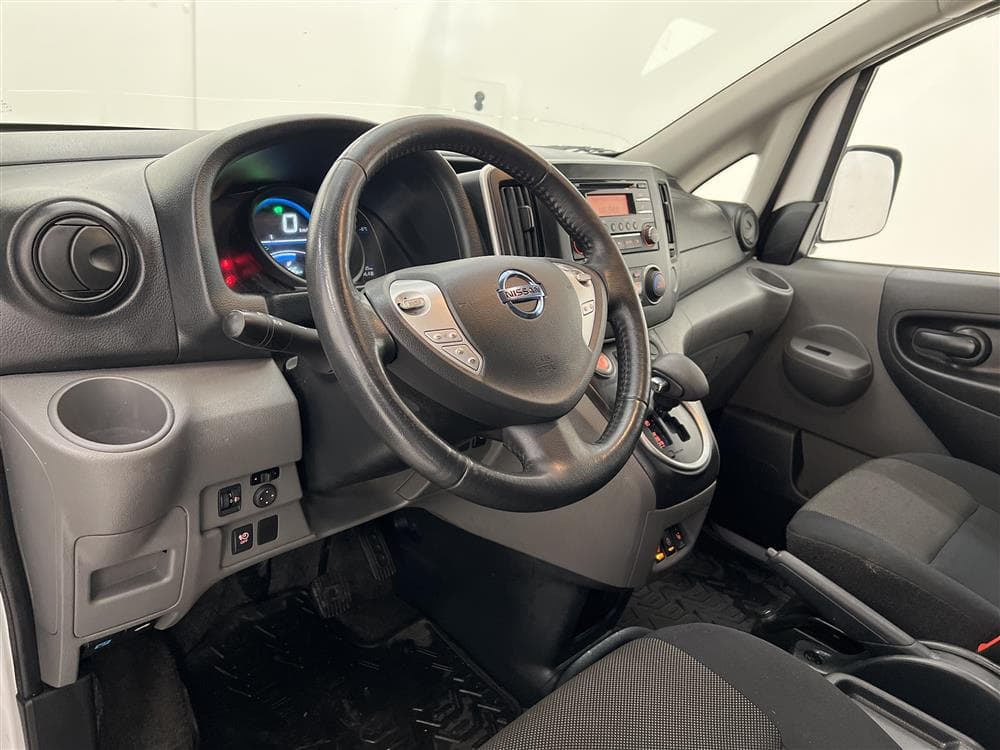 Nissan e-NV200 40,0 kWh Aut 109hk El-Skåpbil Kamera Moms  