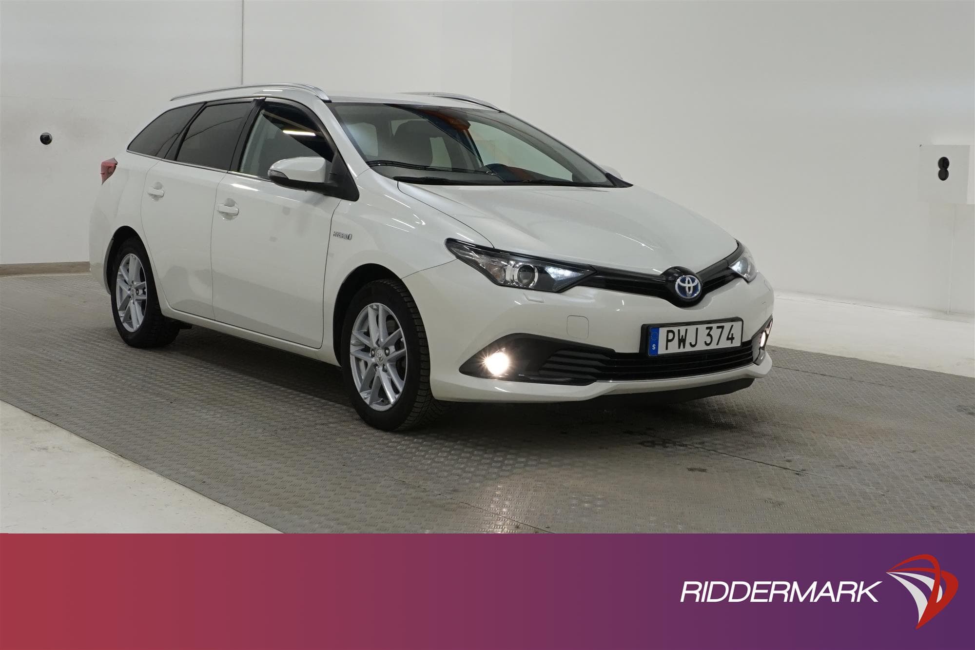 Toyota Auris Touring Sports Hybrid 136hk