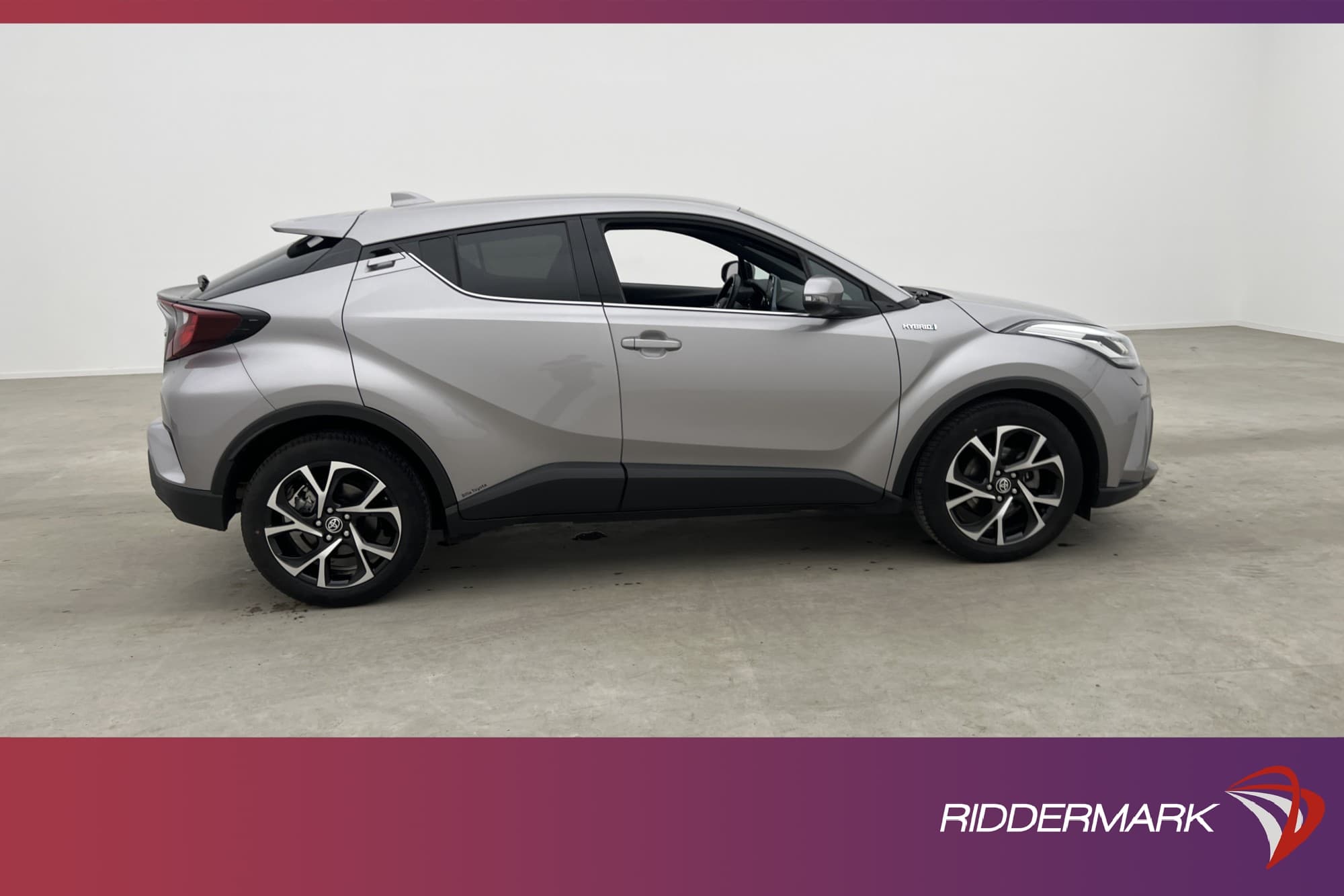 Toyota C-HR Hybrid 122hk