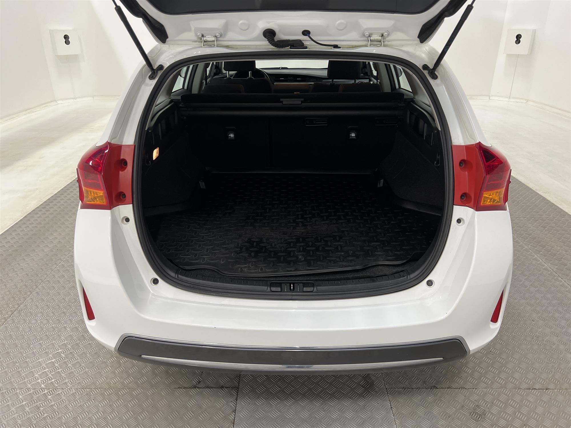 Toyota Auris Hybrid e-CVT 136hk B-Kam 0,37L/mil