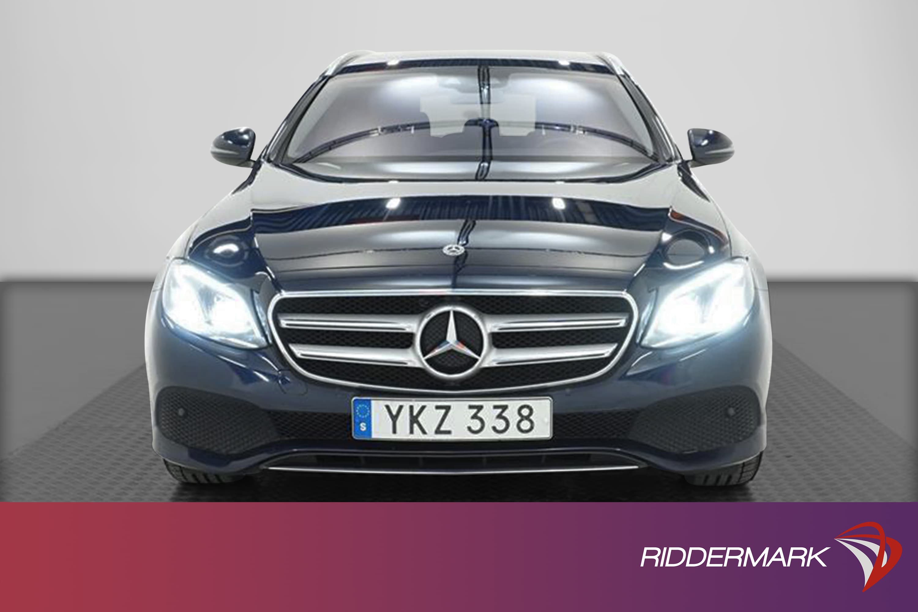 Mercedes-Benz E 220 d 194hk Widescreen Burmester Drag Naviexteriör