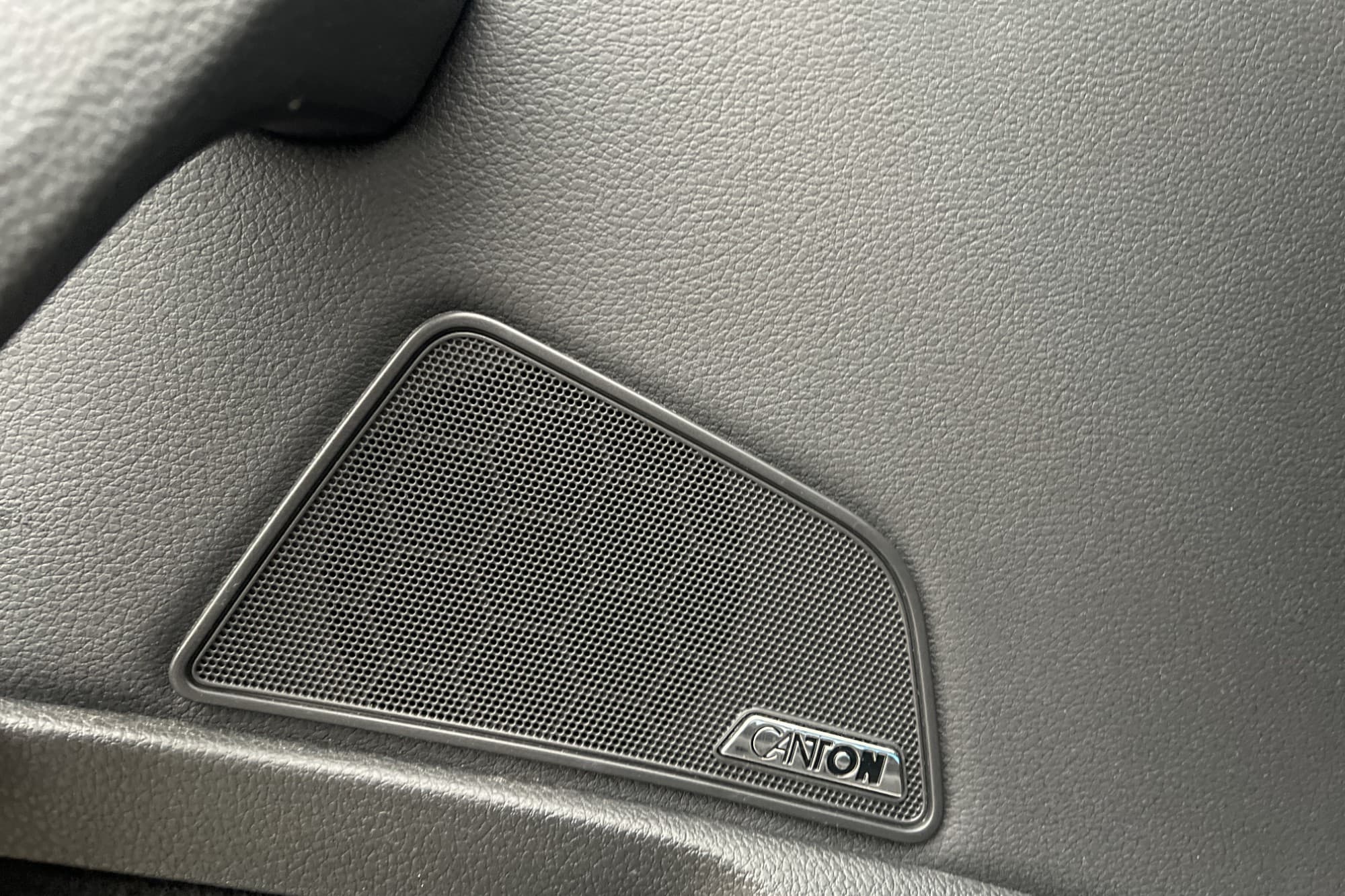 Škoda Superb Kombi 2.0 TDI Style Canton Värmare Dragkrok