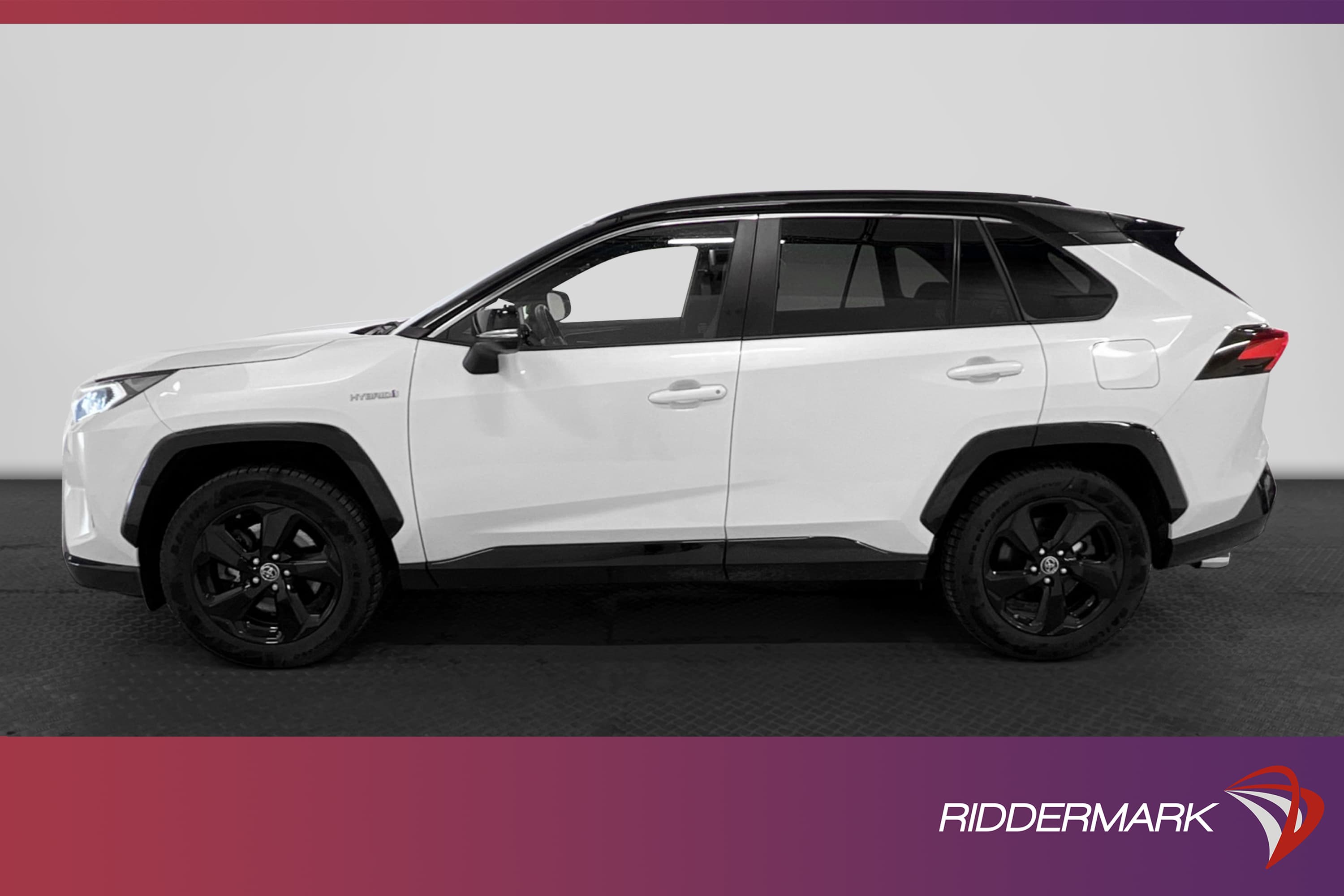 Toyota RAV4 Hybrid E-CVT JBL Drag Navi B-kamera