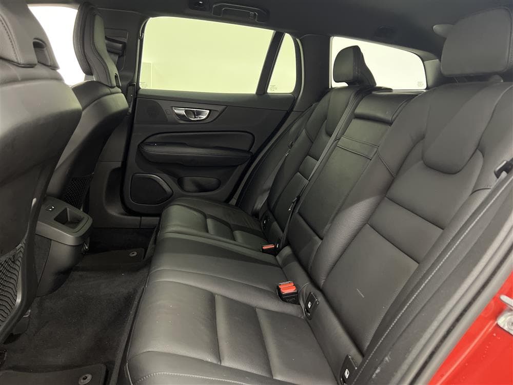 Volvo V60 T5 250hk Inscription Voc HUD B-Värm B-Kam Drag 