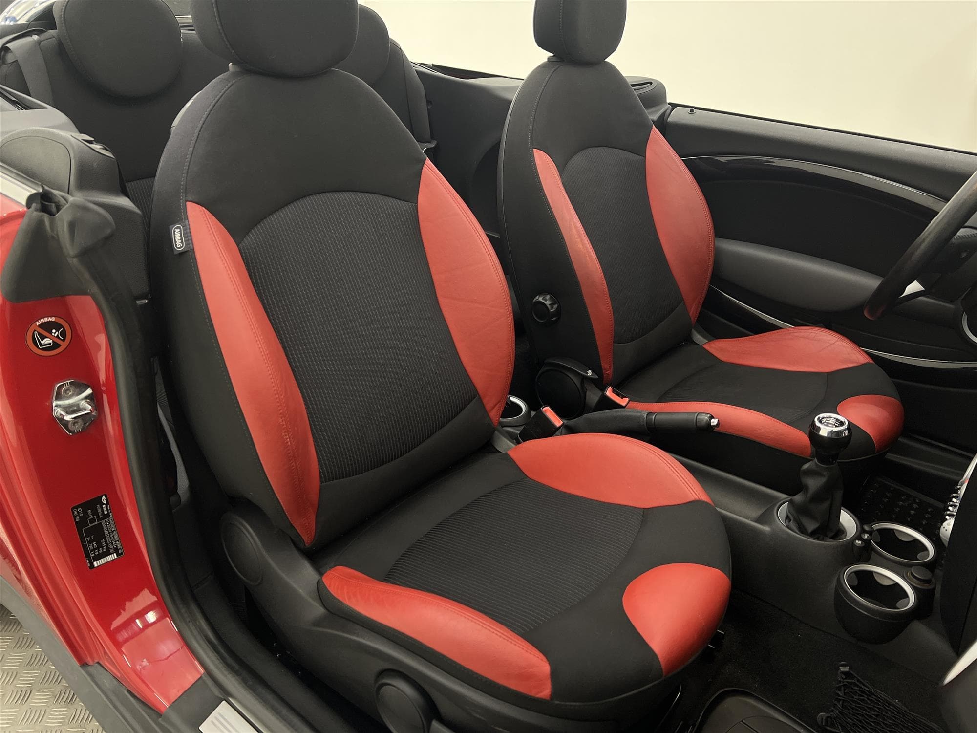 MINI Cabriolet 120hk P-Sensorer Låg Skatt 0,57L/mil