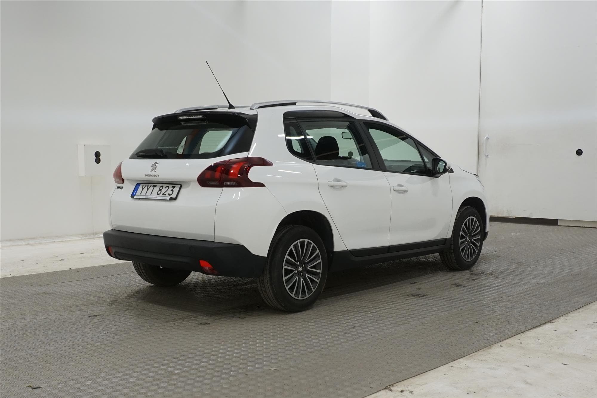 Peugeot 2008 1.2 VTi 82hk