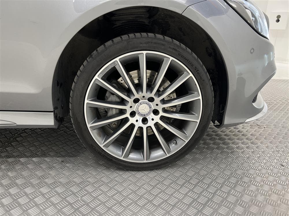 Mercedes-Benz CLS 350 4M 258hk AMG 360° D-värm H/K 0,61l/milinteriör