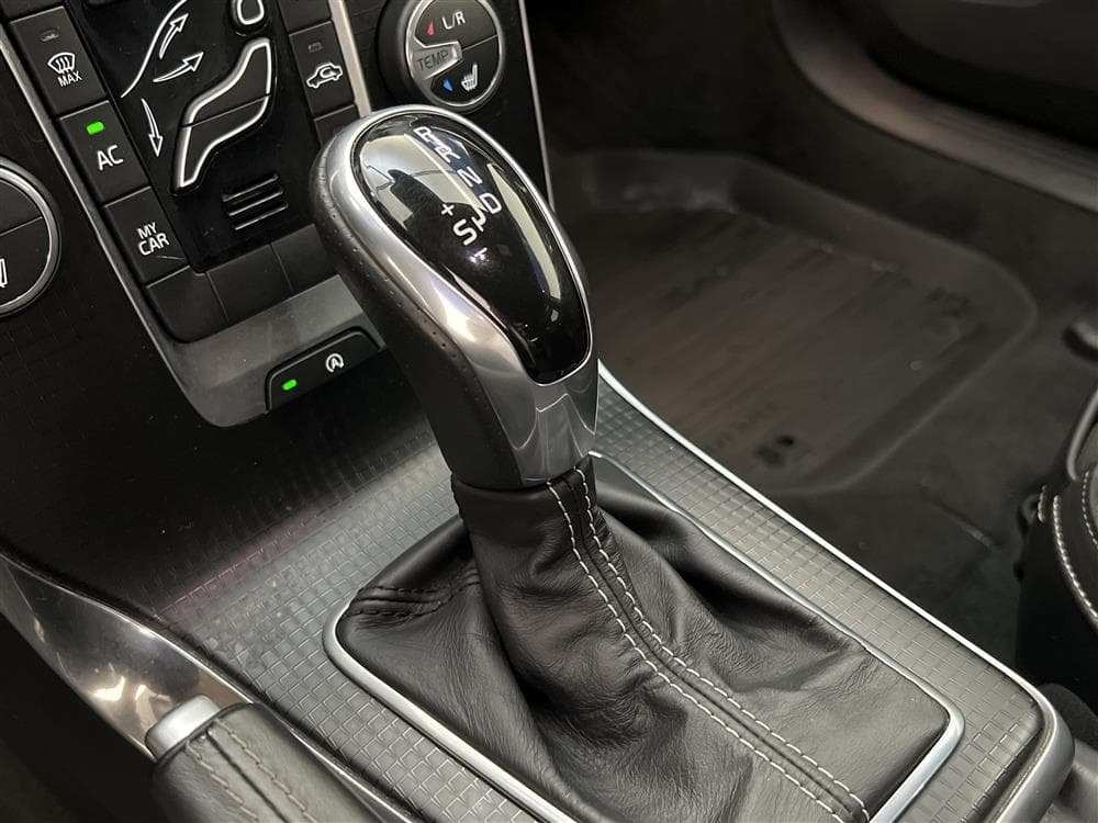 Volvo V40 D2 120hk  R-Design VOC Värmare Välserv 0,38l/milinteriör