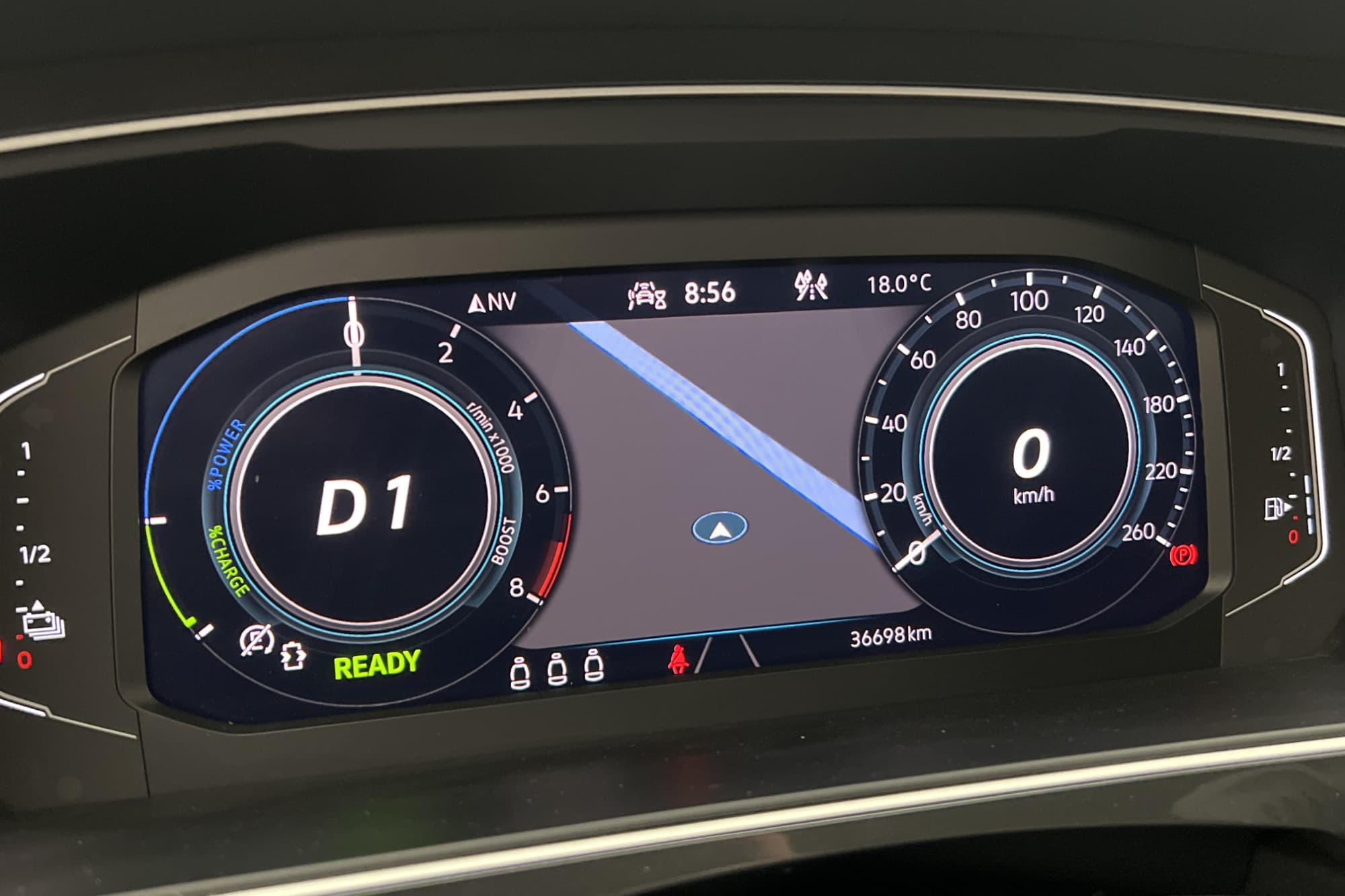 Volkswagen Tiguan eHybrid 245hk Cockpit Kamera Drag CarPlay