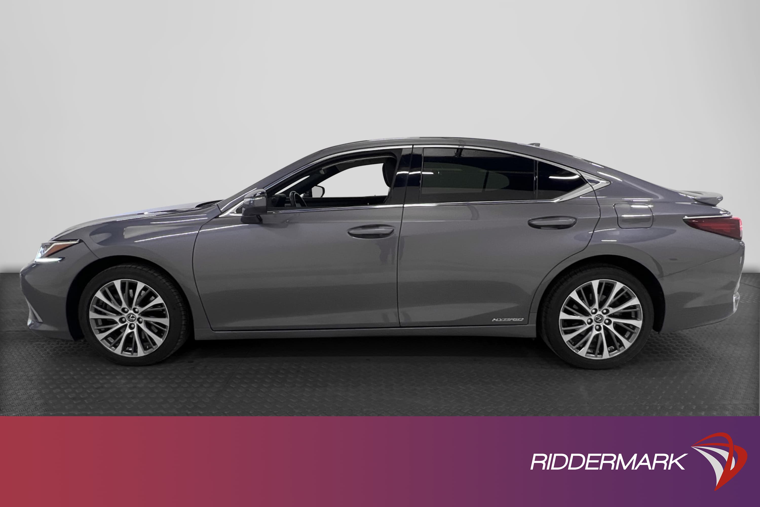 Lexus ES 300h 2.5 E-CVT 218hk