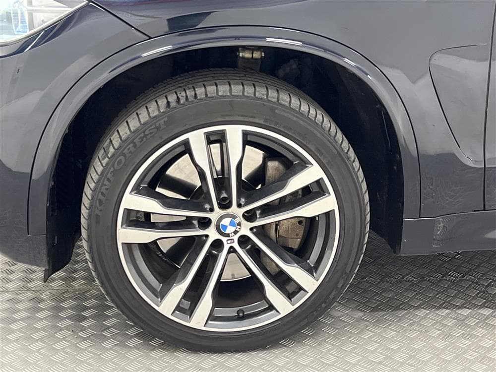 BMW X5 M50d 381hk M-Sport D-värm Panorama Navi Draginteriör
