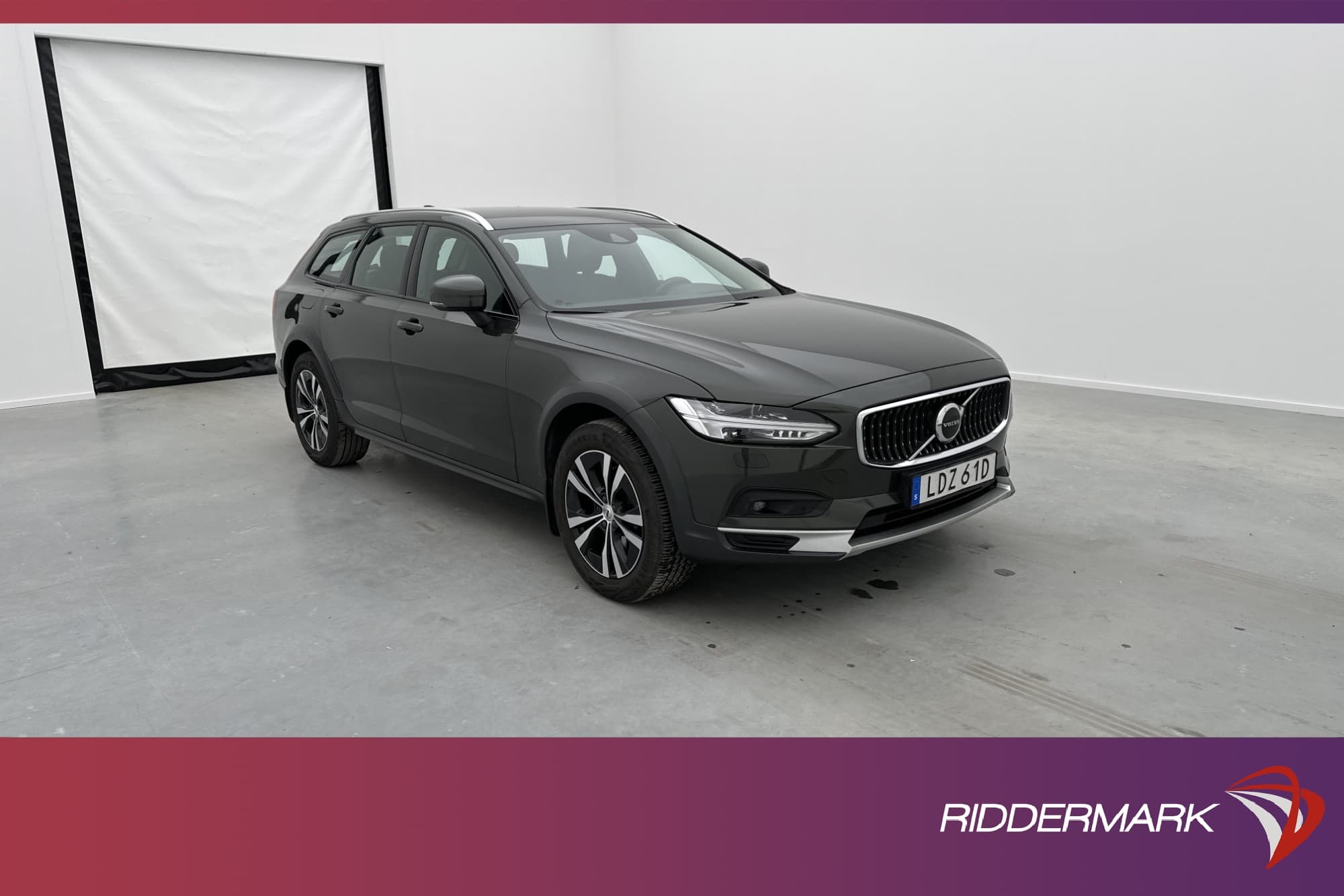 Volvo V90 Cross Country D4 AWD