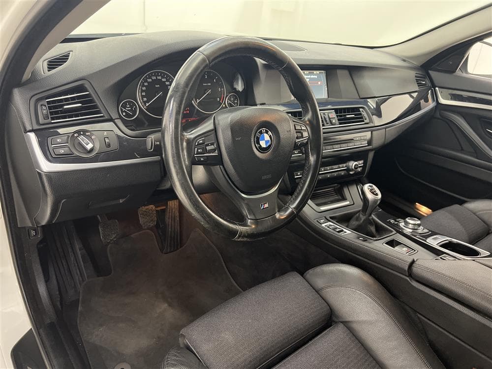 BMW 520d EfficientDynamics, 184hk B-Kam H-skinn HiFi Draginteriör