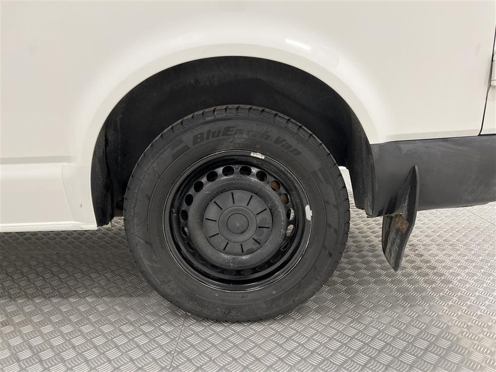 Volkswagen Transporter 2.0TDI Aut 4MOTION L2  Värmare Moms interiör